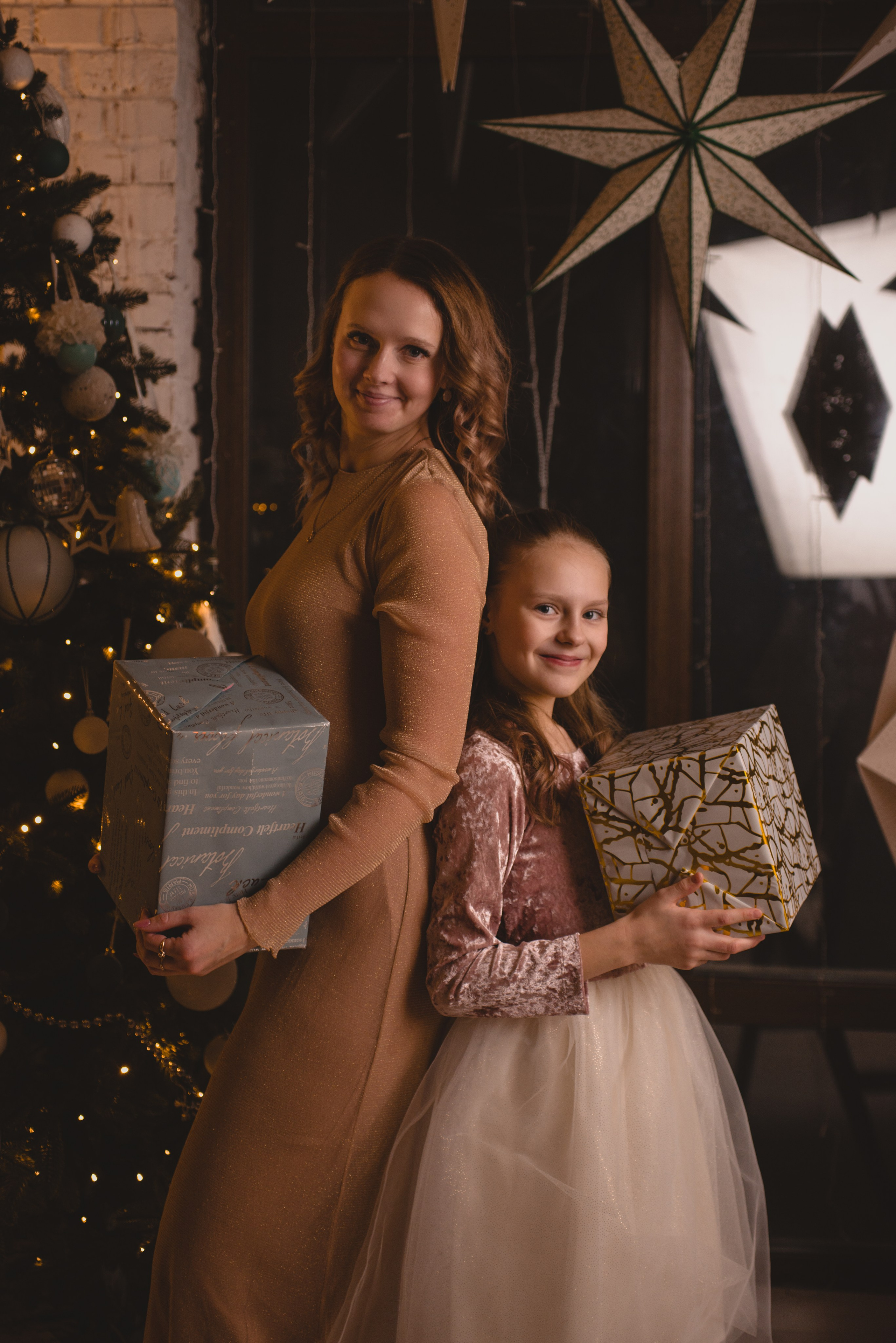 Юля и Настя в студии. Фотограф Людмила Белова