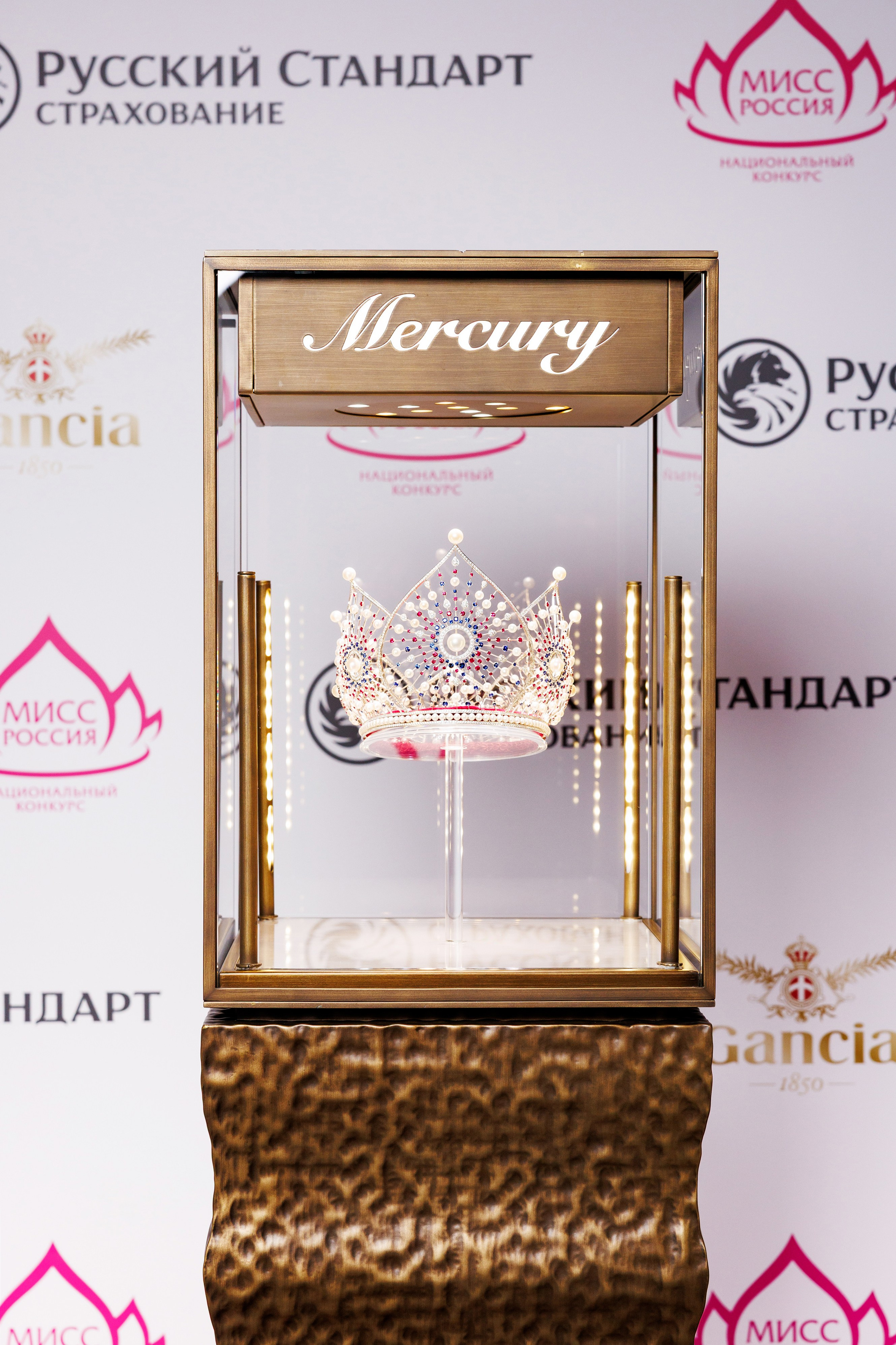 Красная дорожка конкурса красоты Мисс Россия 2025 — фотоотчет от Евгения Новикова. Репортажный фотограф в Москве Евгений Новиков