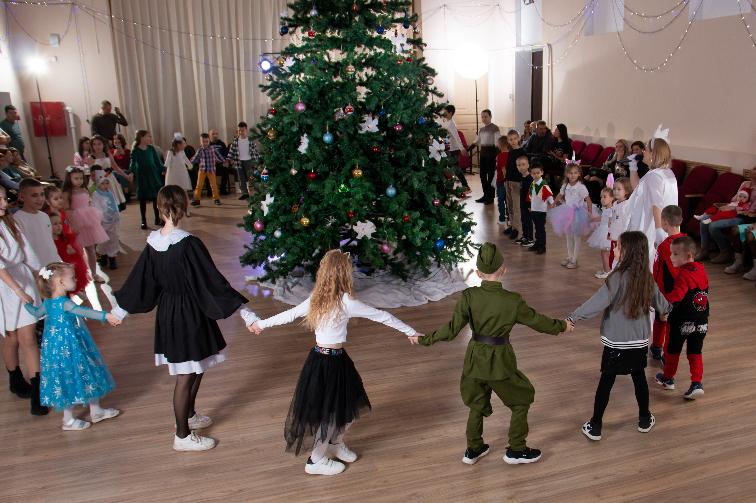 Новогодный утренник ДК Строитель г. Новоалександровск 23.12.2023. Главная