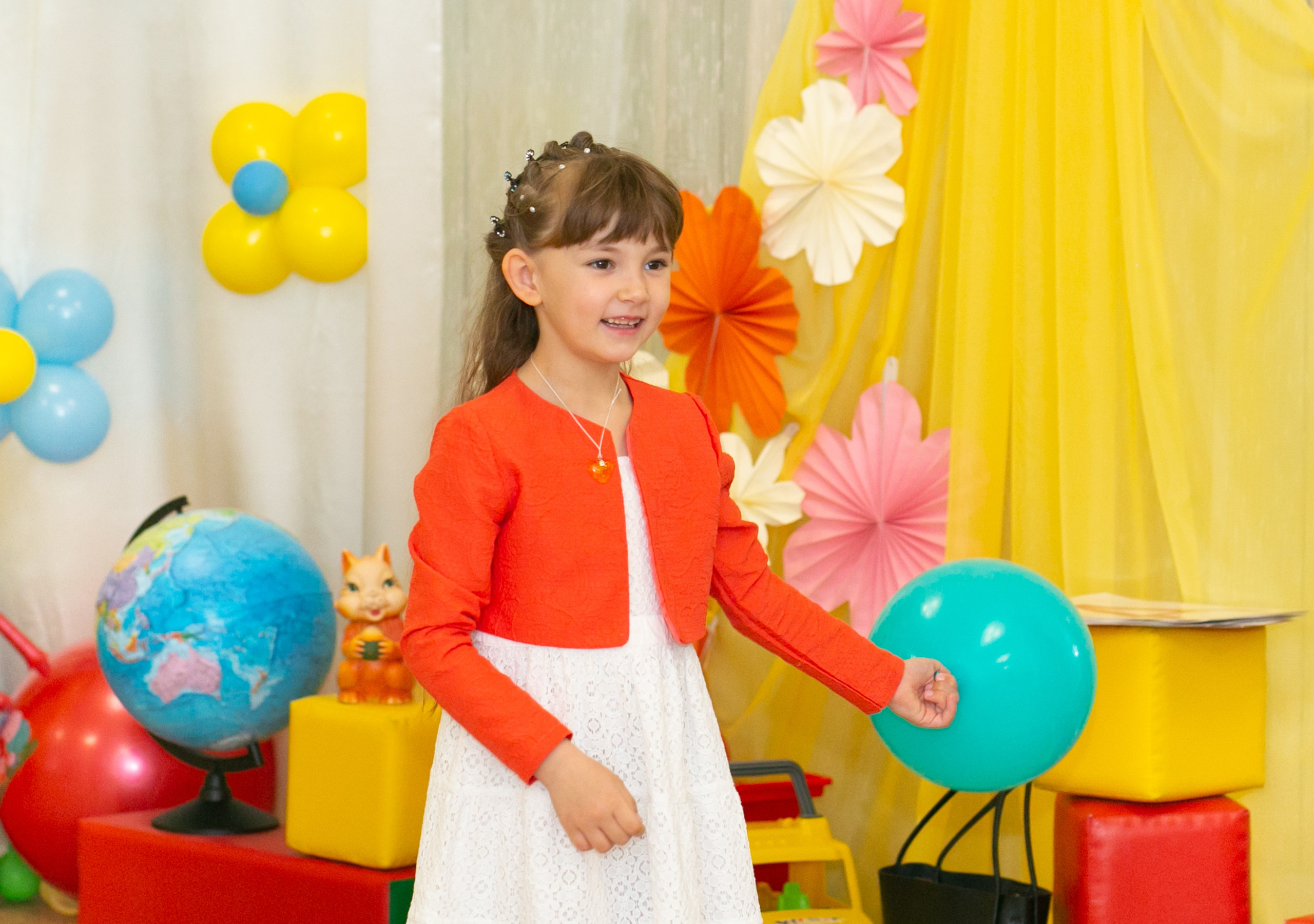 Выпускные и Утренники. Фотограф новорожденных и семейный фотограф НСО г. Бердск Марина Львова