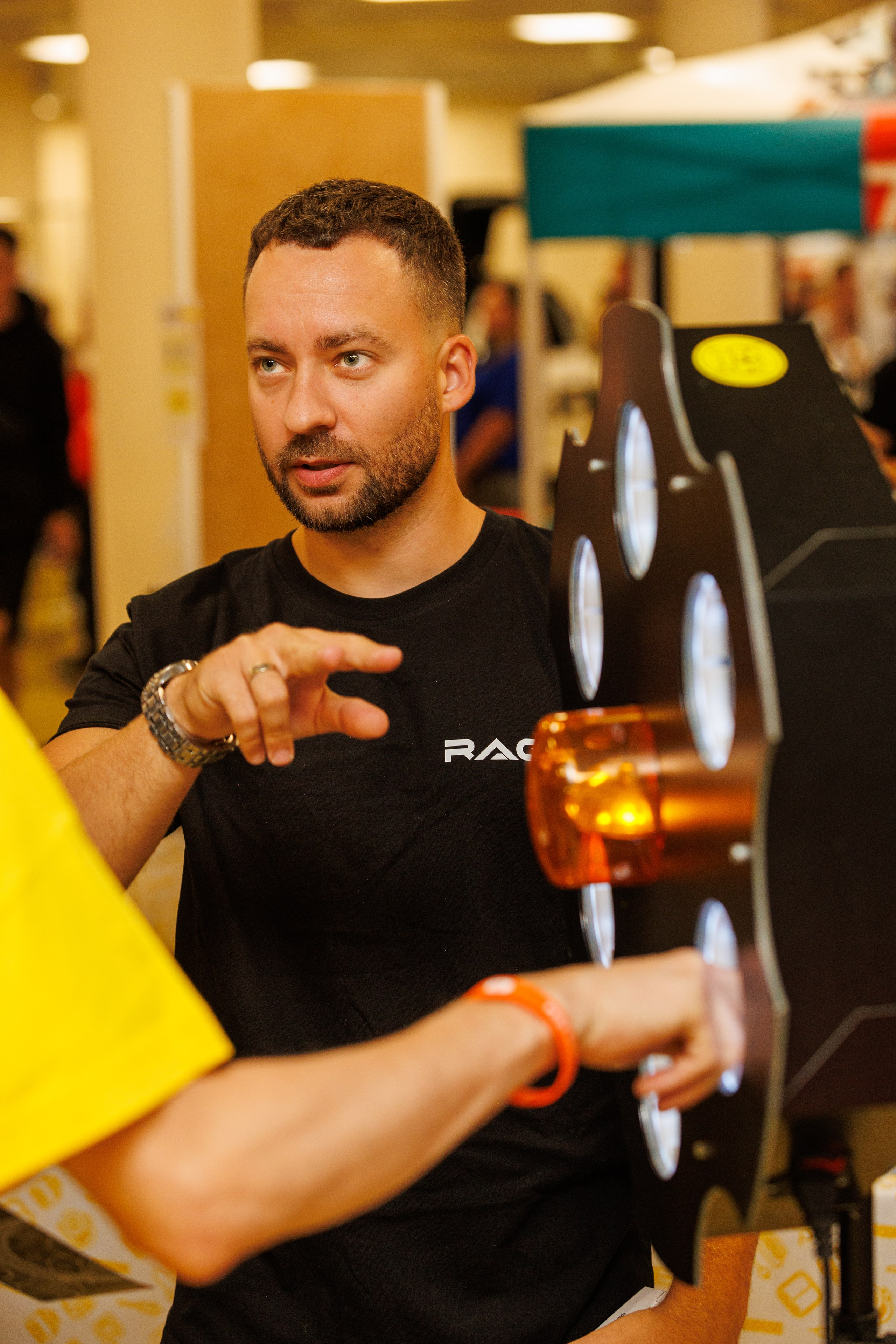 Съёмка стенда на выставке. Фотограф на мероприятие в Москве Марик