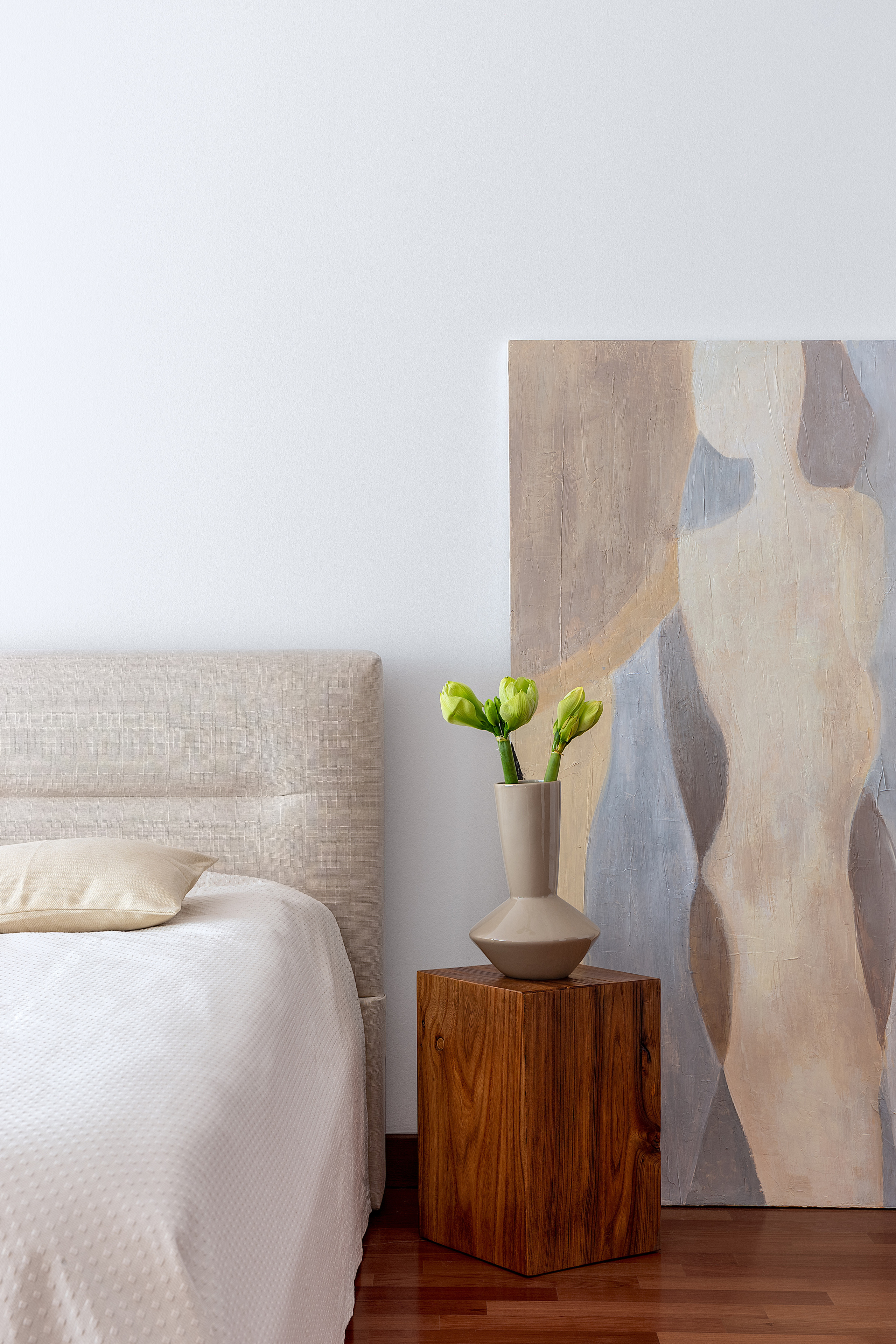 Erekshe bureau — Esentai Apartments. Roman Yakunin — interior photographer in Almaty, Kazakhstan