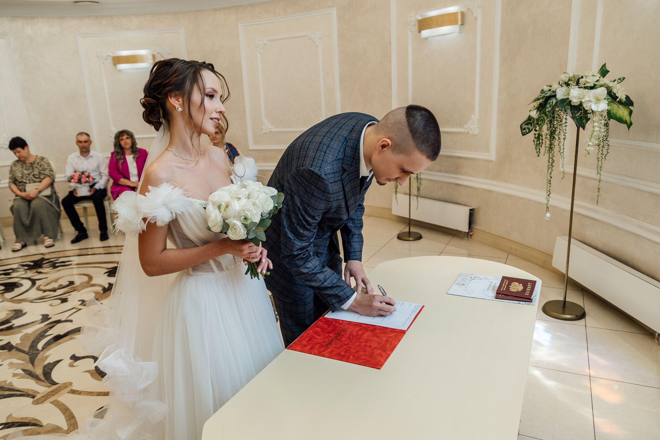 ЗАГС Центральный. Свадебный фотограф Новосибирск