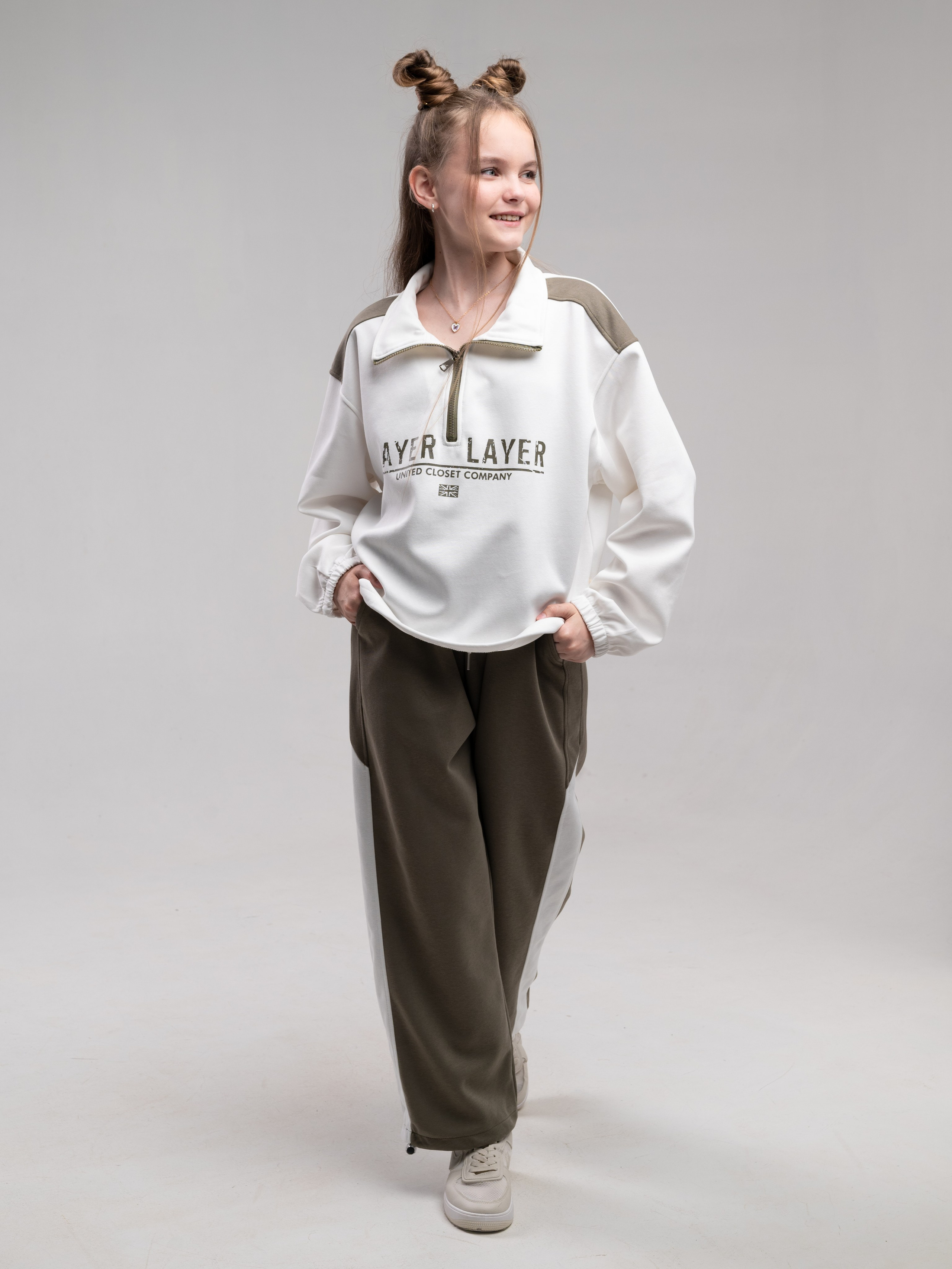 Костюмы для девочки. Предметный фотограф, фото для маркетплейсов Пятигорск, КМВ