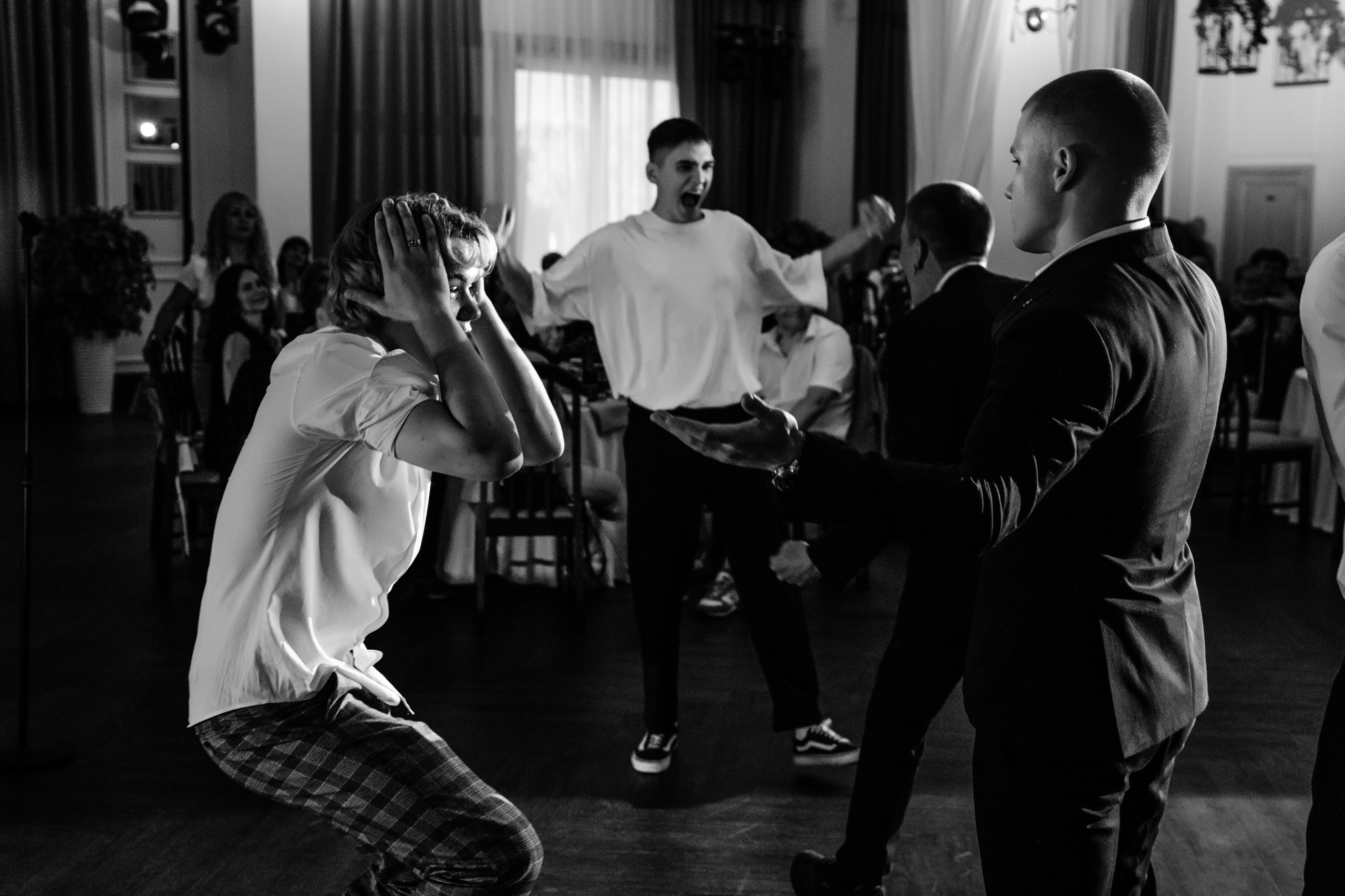 Выпускной Гимназия 1. Роман Урумбаев фотограф Нижневартовск