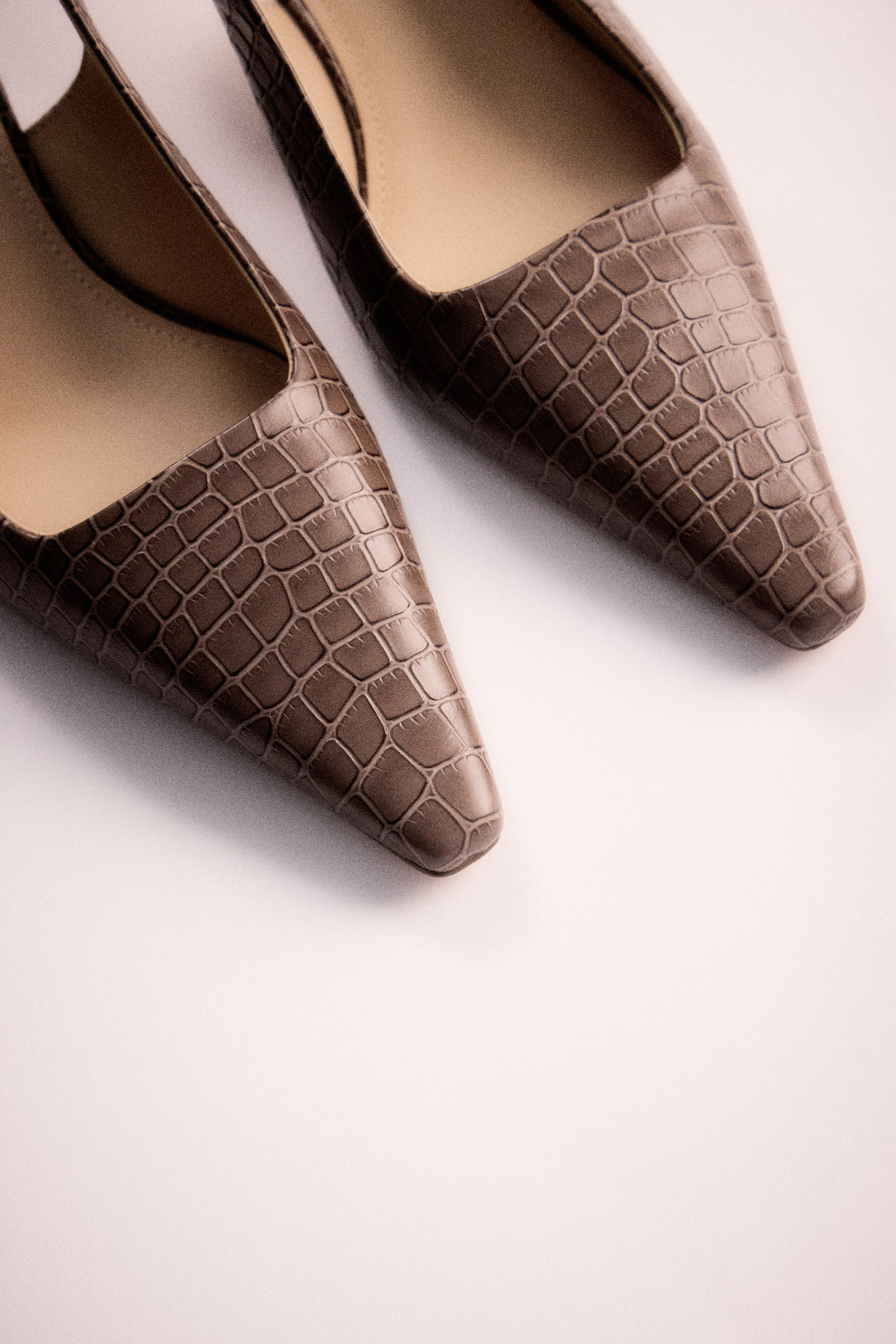 12 STOREEZ. Ретушер Polli_retouch