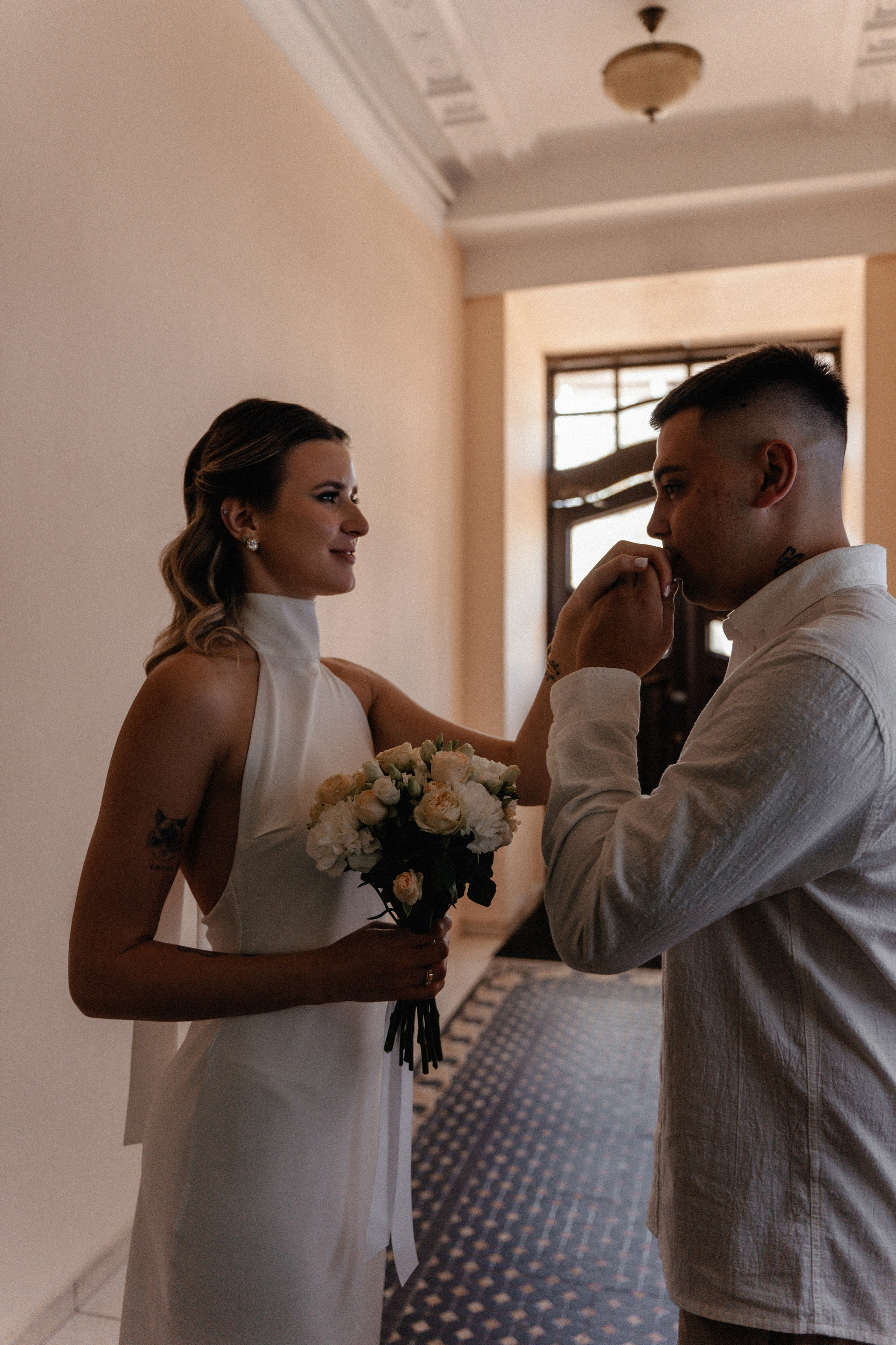 Любовь в одном знаменитом подъезде Минска. Ваш семейный фотограф в Минске — Вика Трегубова