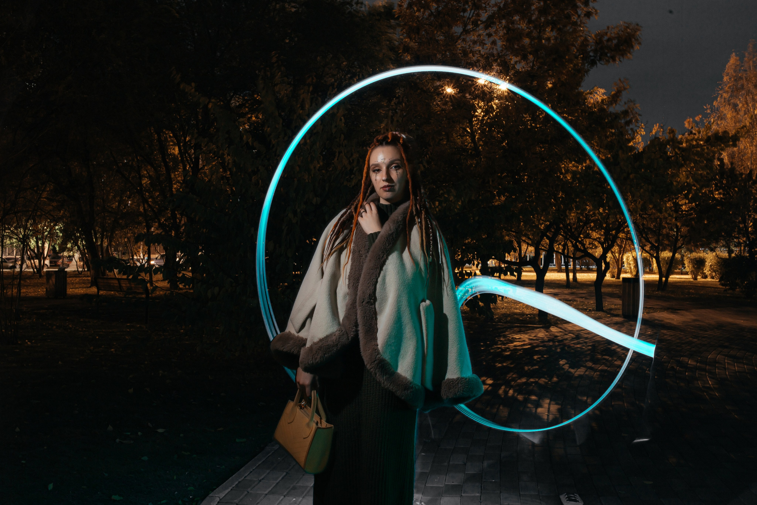 Марина. Фотосессия с фаерами. Фотограф Регина Крикунова г. Красноярск