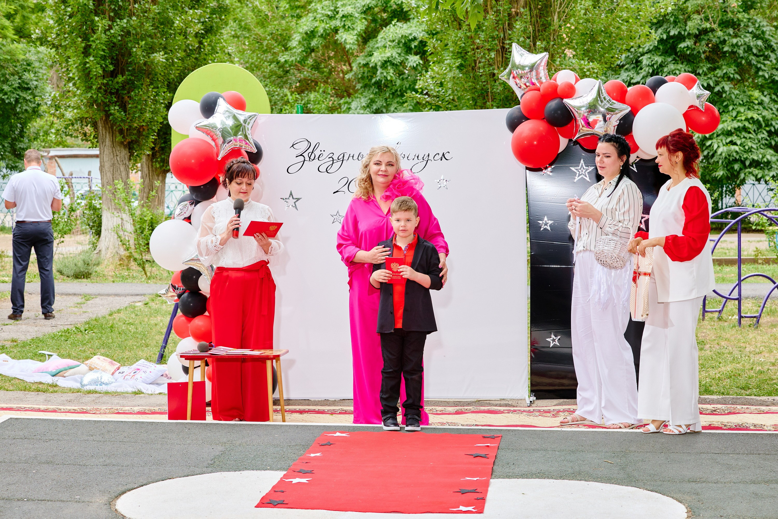 Выпускной 45 сад. Фотограф Выпускные альбомы Таганрог Сергей Коробченко