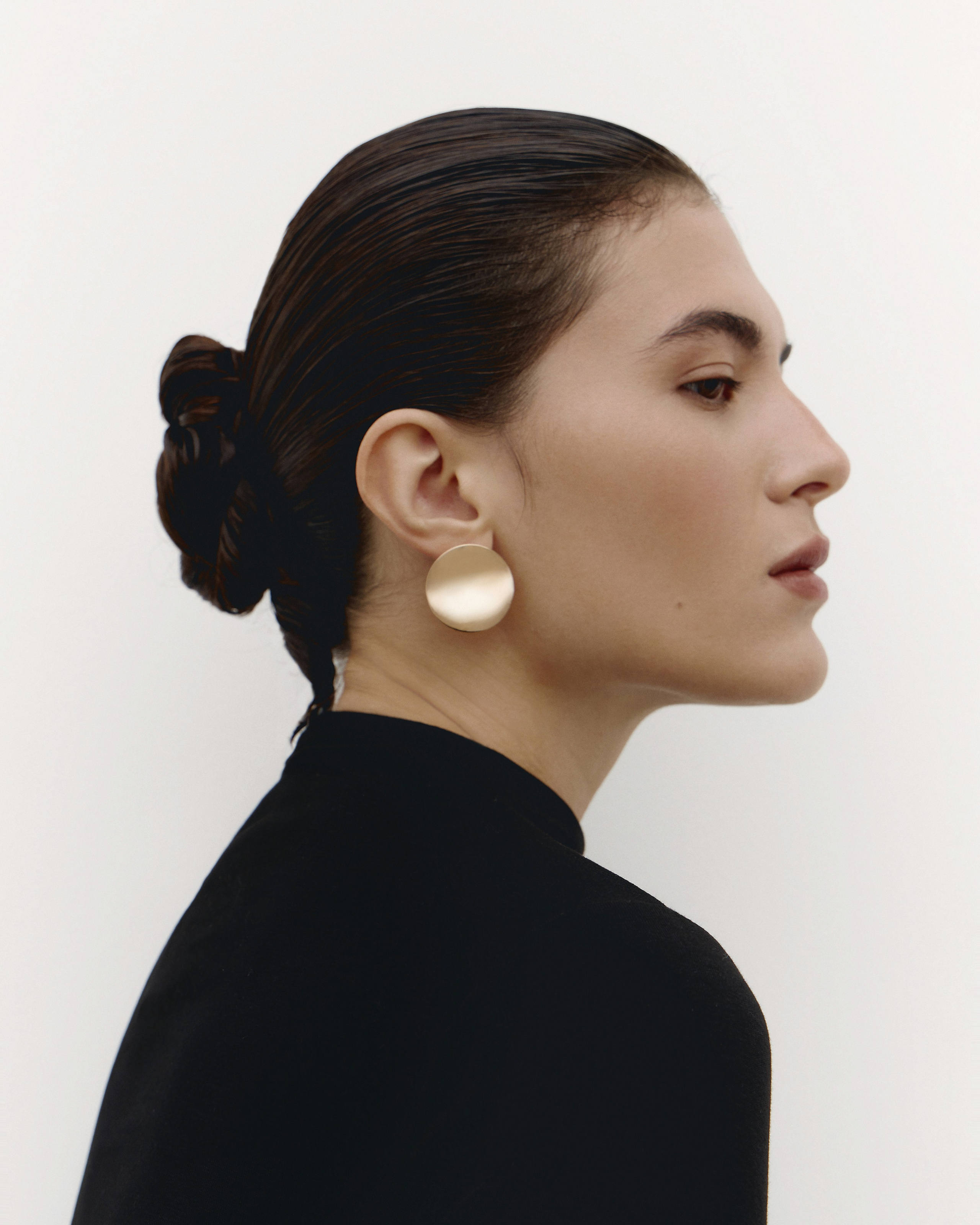 Diana. Fashion and model test photographer based in Dubai and Abu-Dhabi