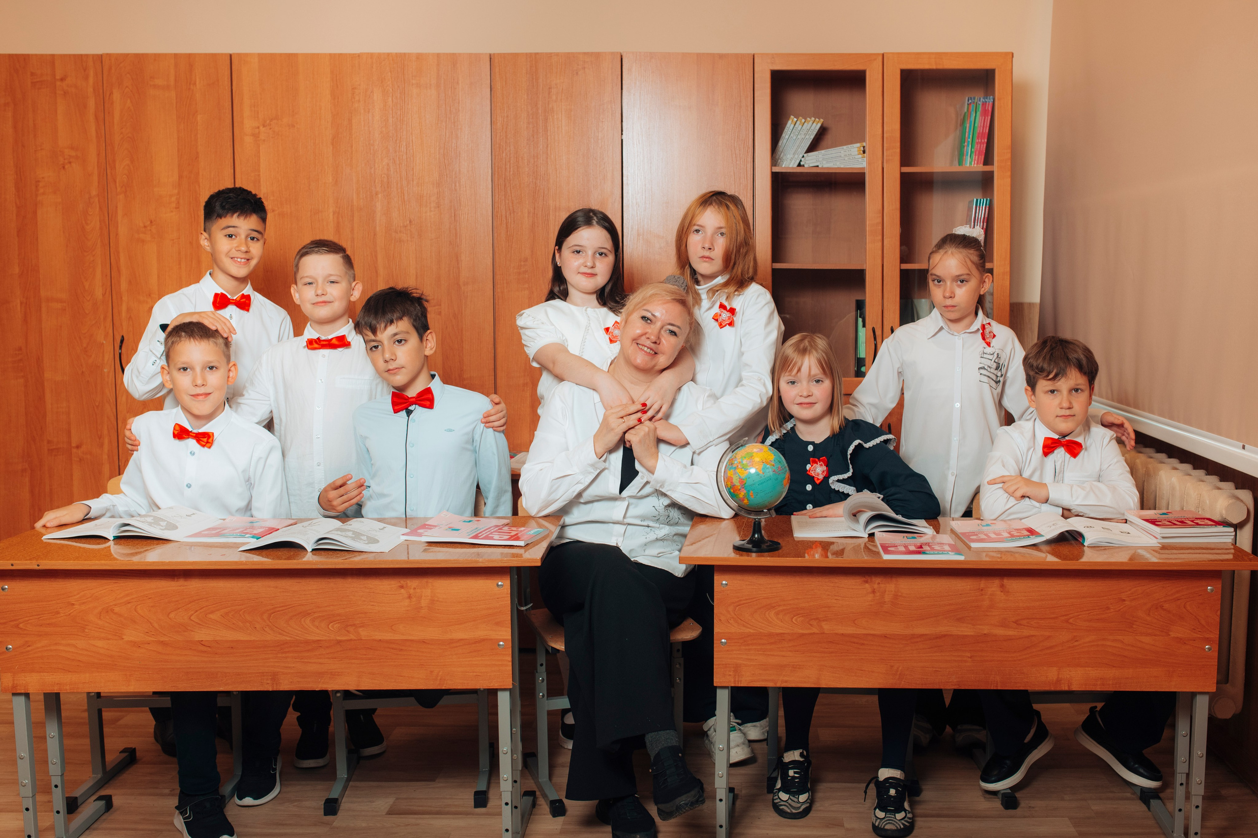 Школьные альбомы. Фотограф Алла Елисеева