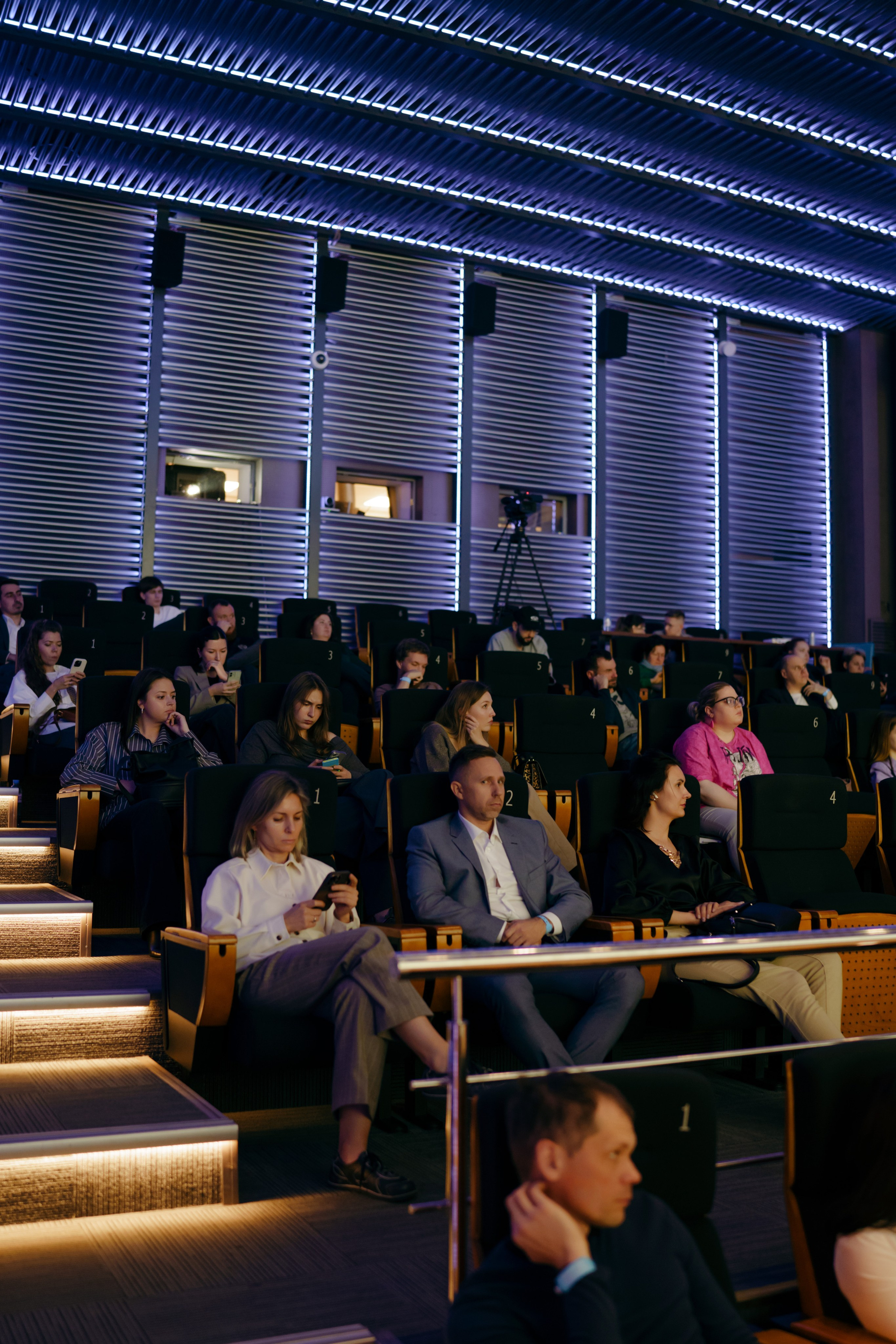 Репортажный фотограф на конференцию в Москве. Репортажный фотограф в Москве Саша Дружинина