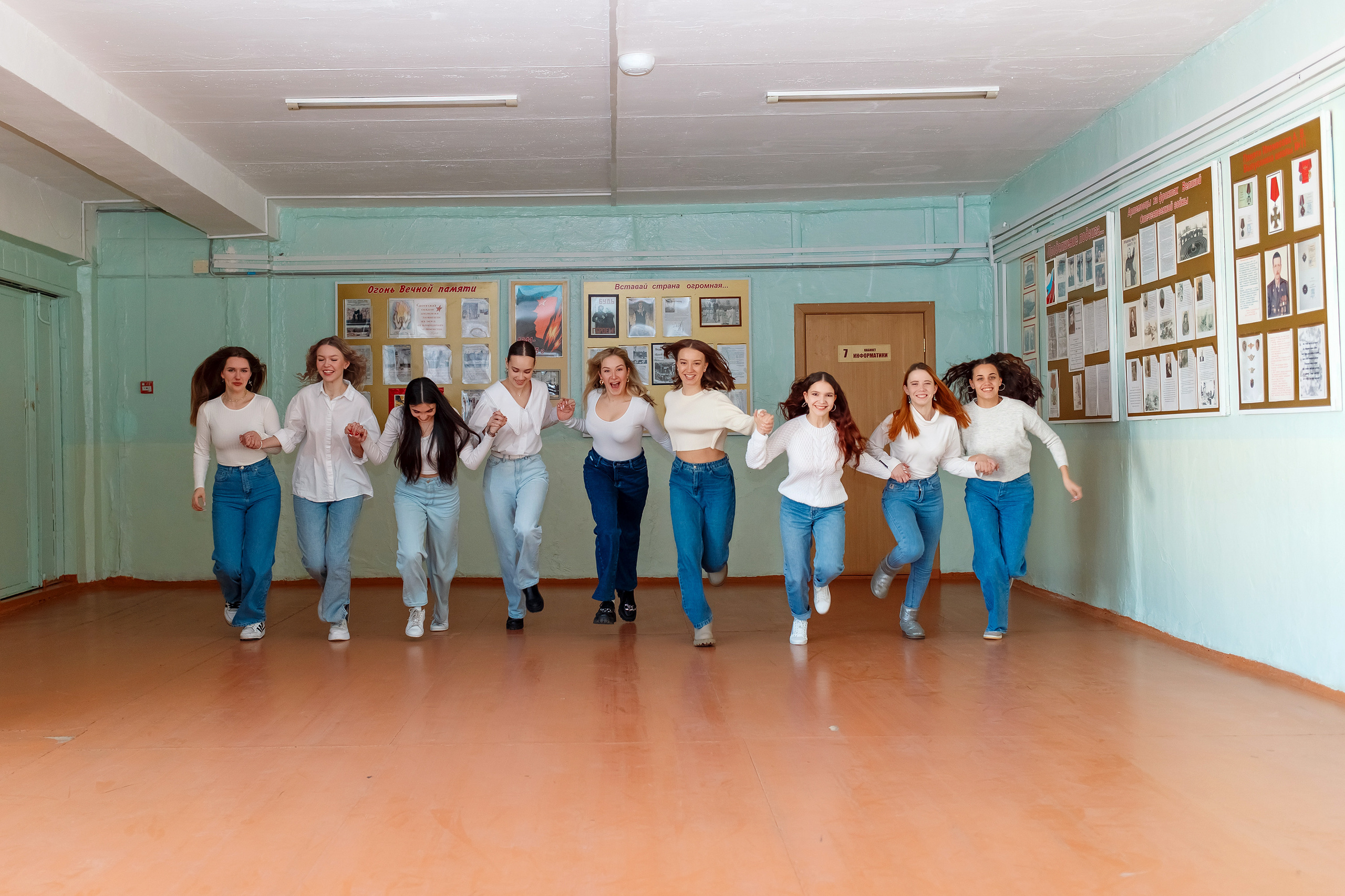 11 класс 11 школа, съемка в школе. Фотограф Любовь Корниенко, Примоский край