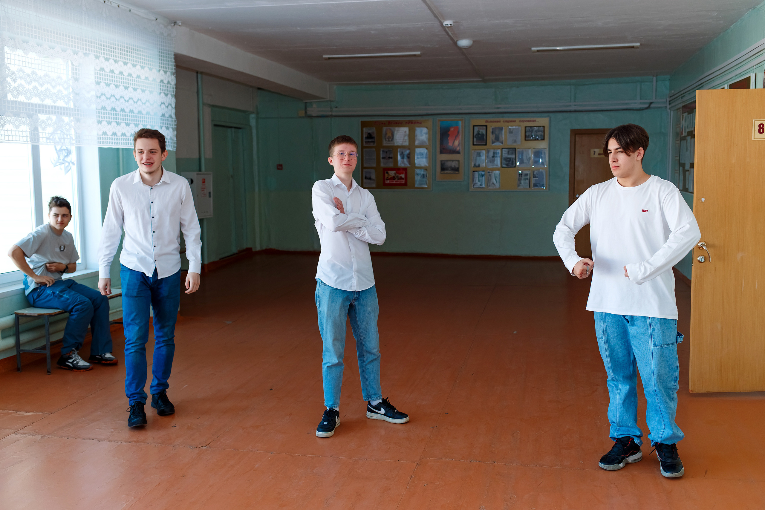 11 класс 11 школа, съемка в школе. Фотограф Любовь Корниенко, Примоский край