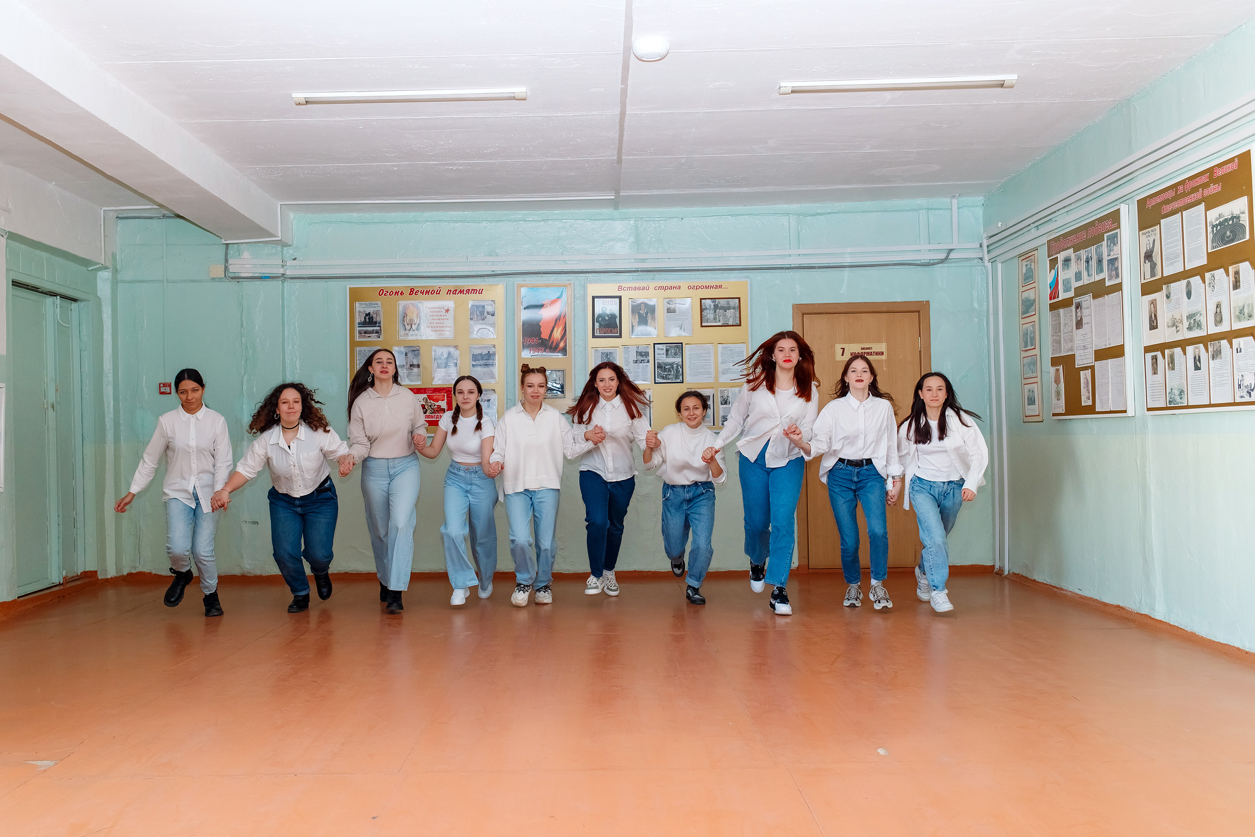 11 класс 11 школа, съемка в школе. Фотограф Любовь Корниенко, Примоский край