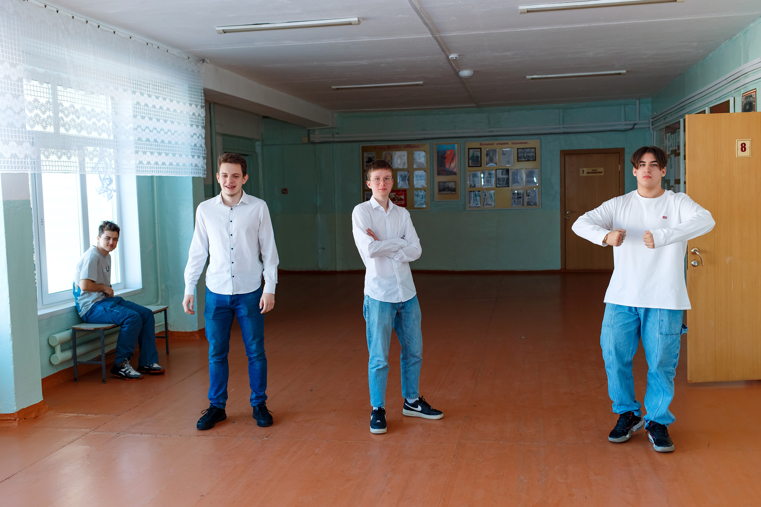 11 класс 11 школа, съемка в школе. Фотограф Любовь Корниенко, Примоский край