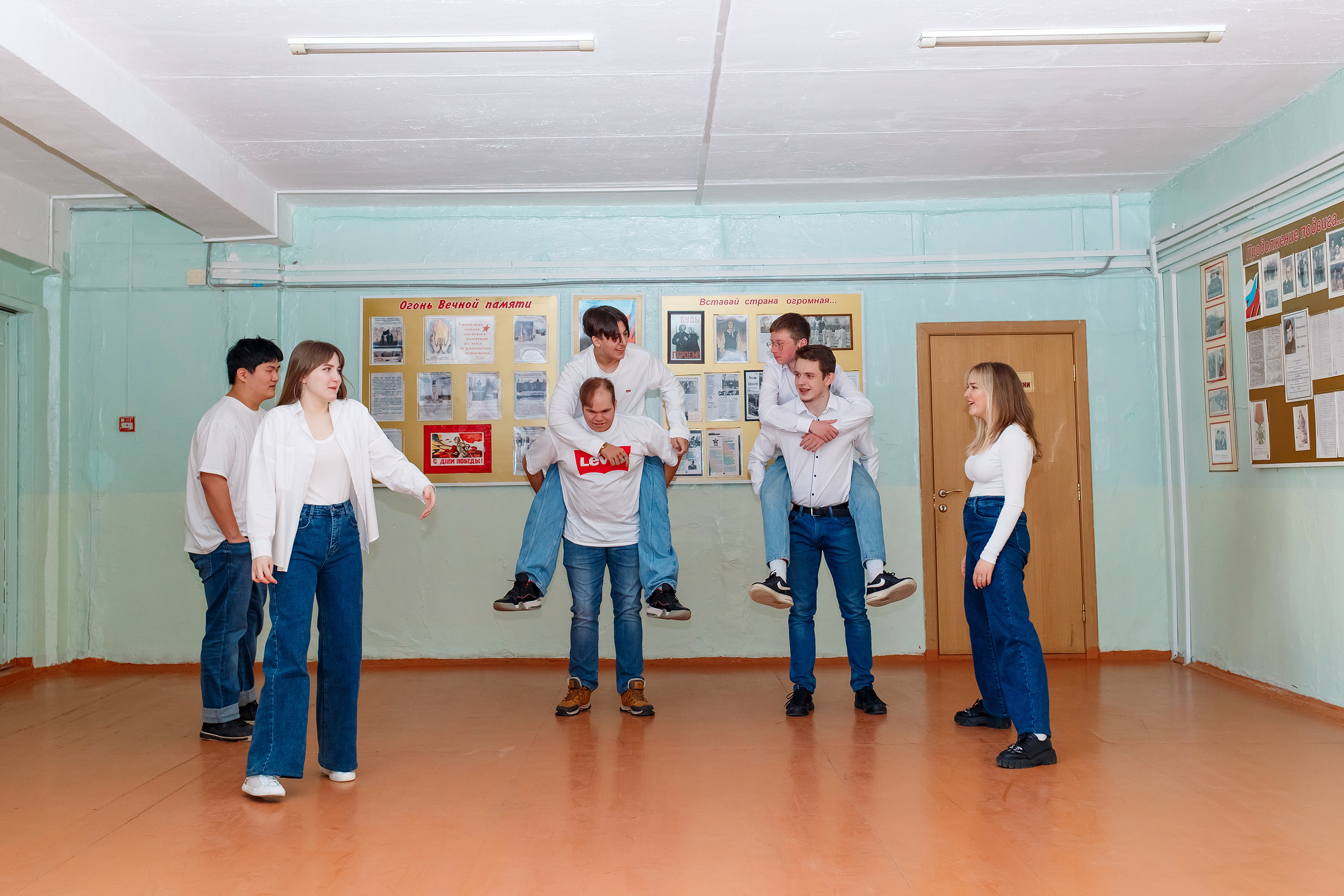 11 класс 11 школа, съемка в школе. Фотограф Любовь Корниенко, Примоский край