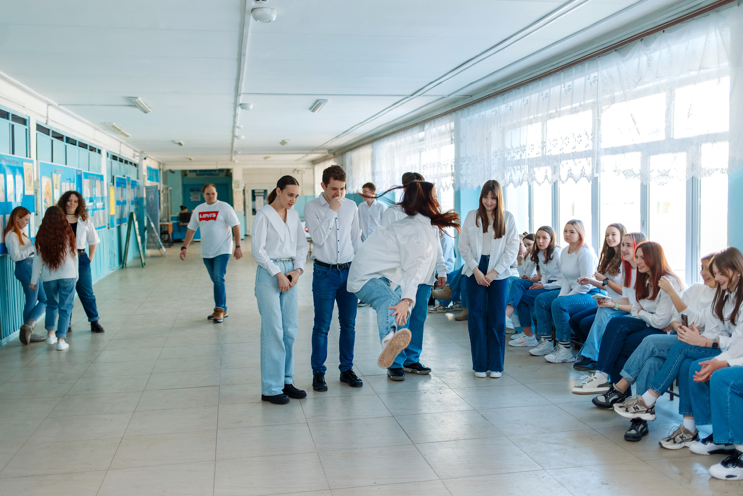 11 класс 11 школа, съемка в школе. Фотограф Любовь Корниенко, Примоский край