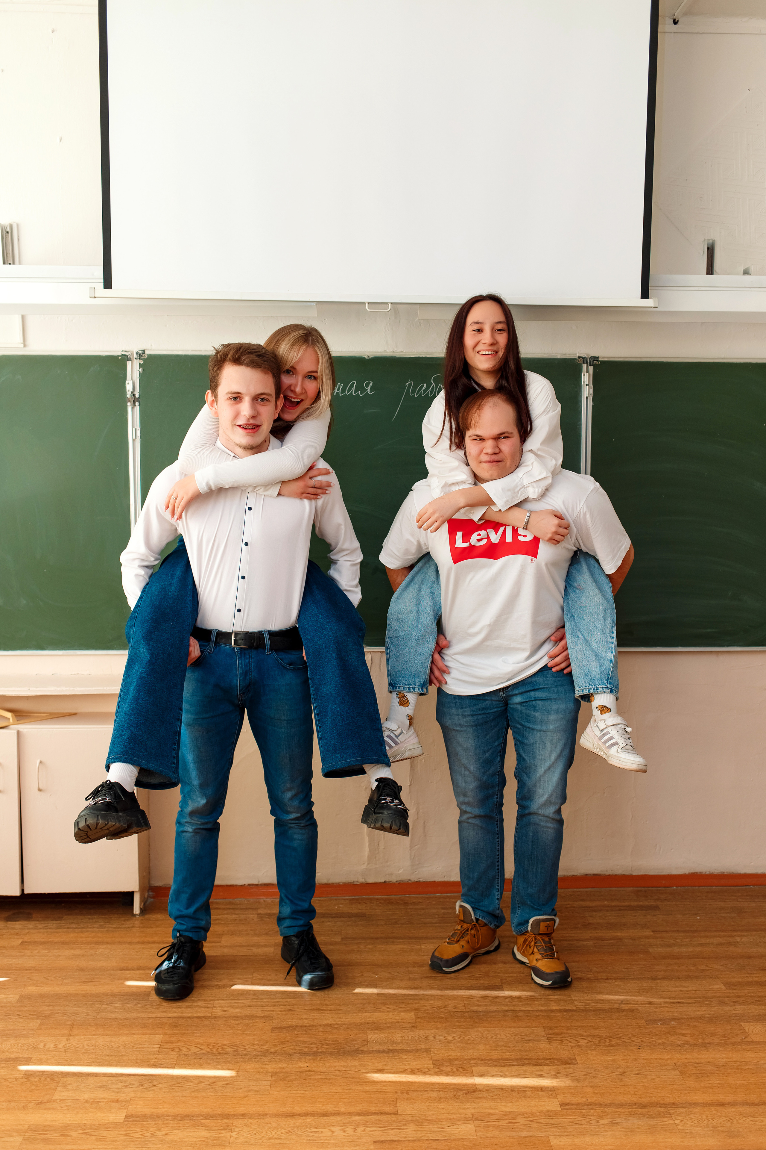 11 класс 11 школа, съемка в школе. Фотограф Любовь Корниенко, Примоский край