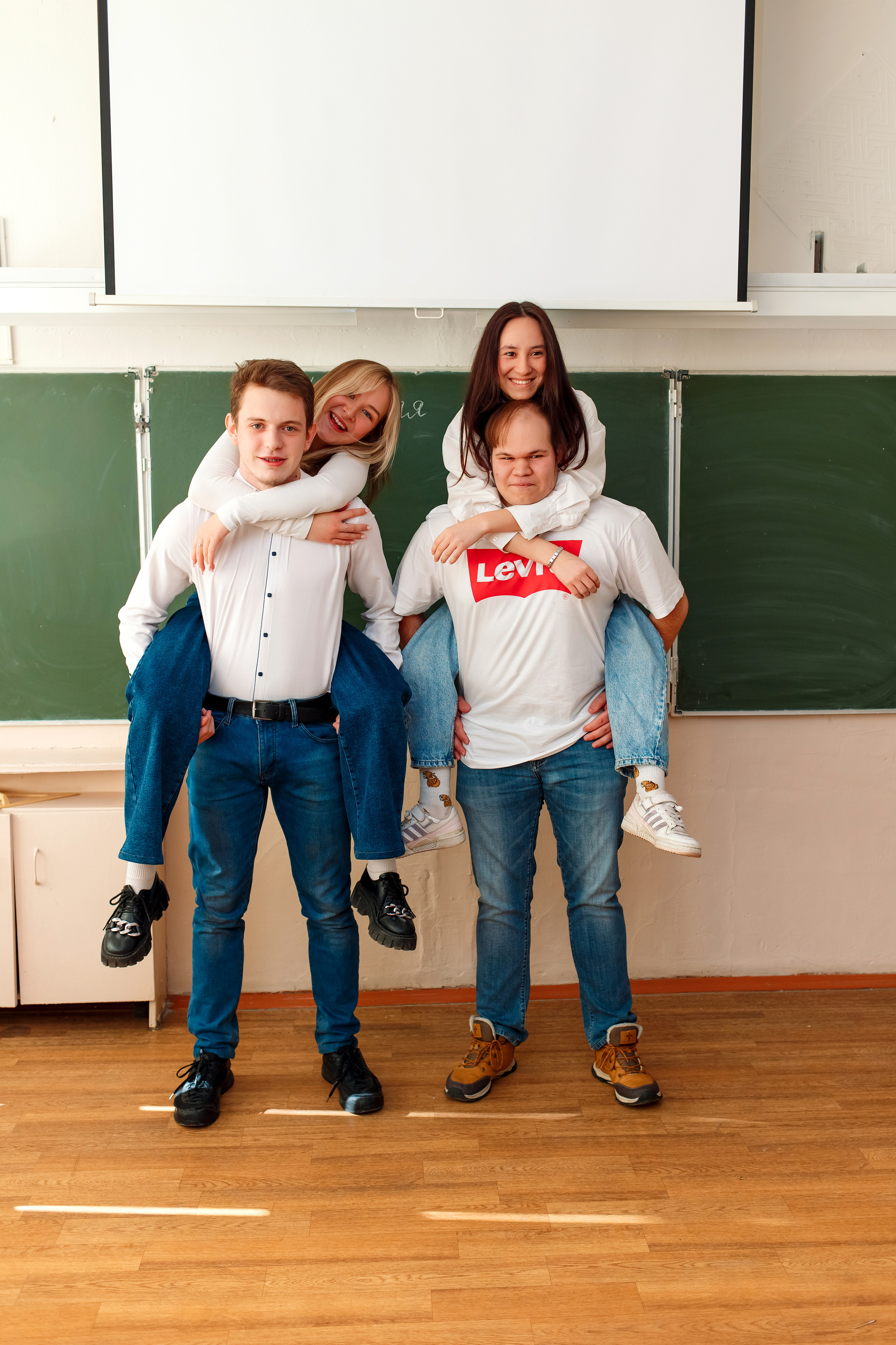 11 класс 11 школа, съемка в школе. Фотограф Любовь Корниенко, Примоский край