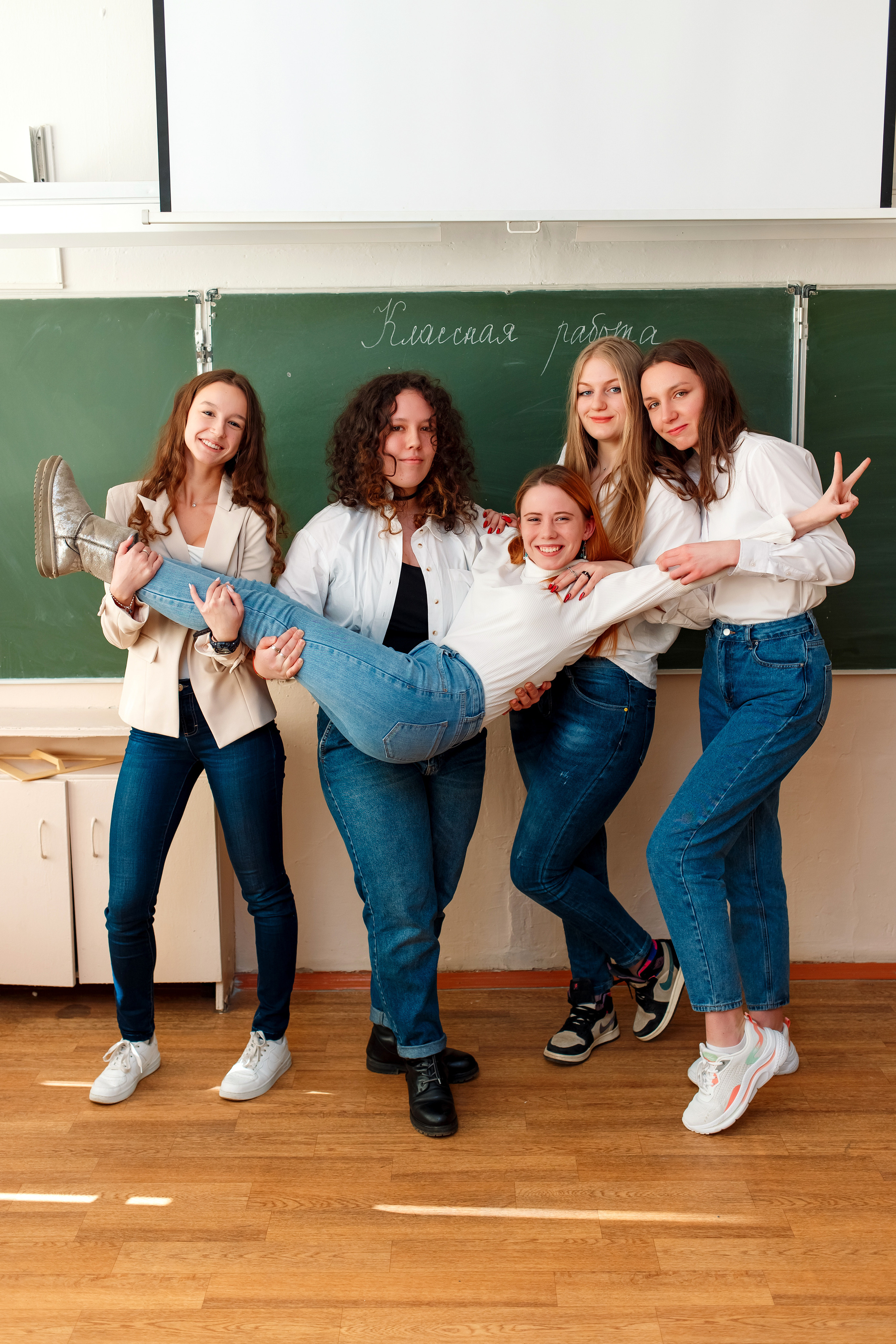 11 класс 11 школа, съемка в школе. Фотограф Любовь Корниенко, Примоский край