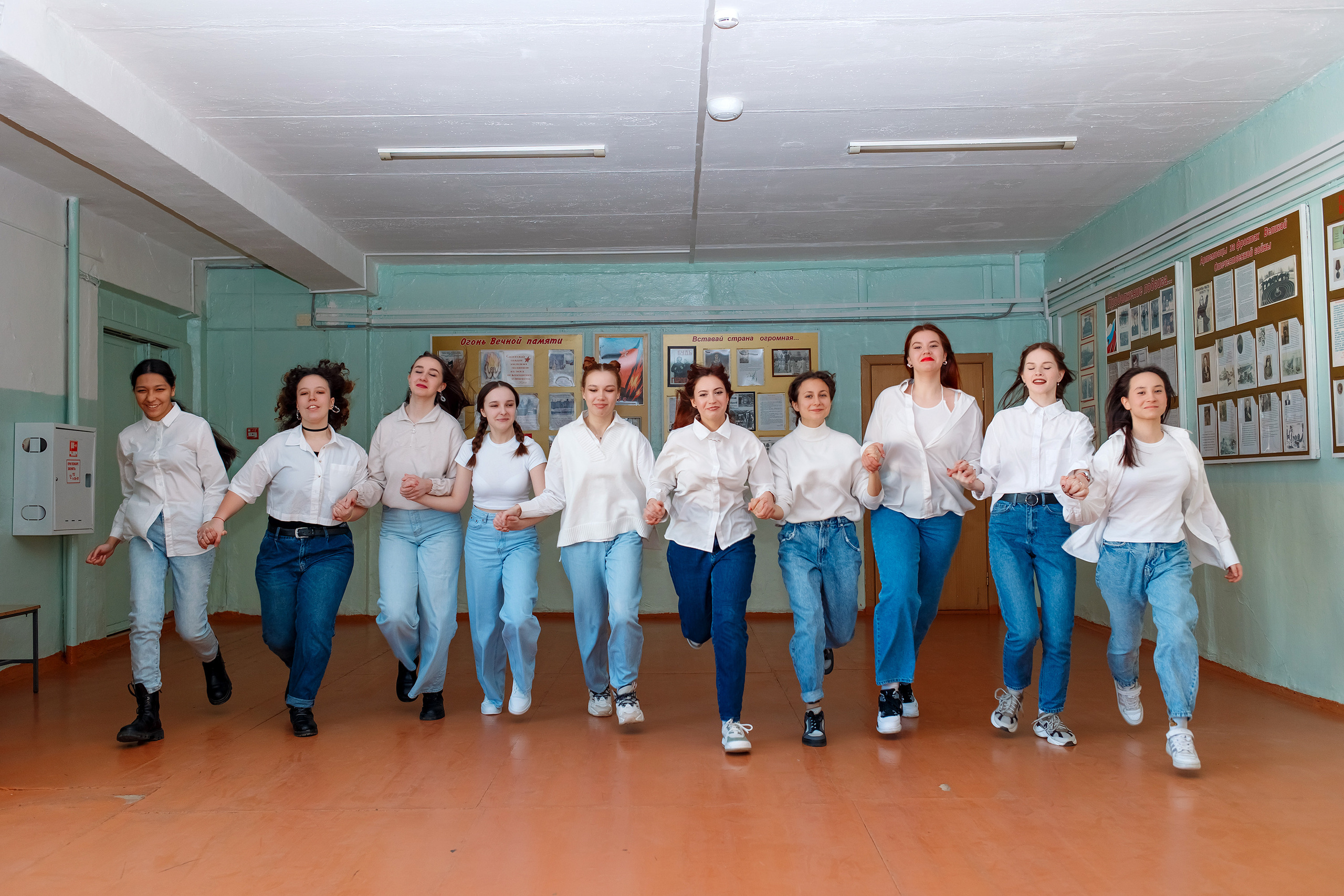 11 класс 11 школа, съемка в школе. Фотограф Любовь Корниенко, Примоский край