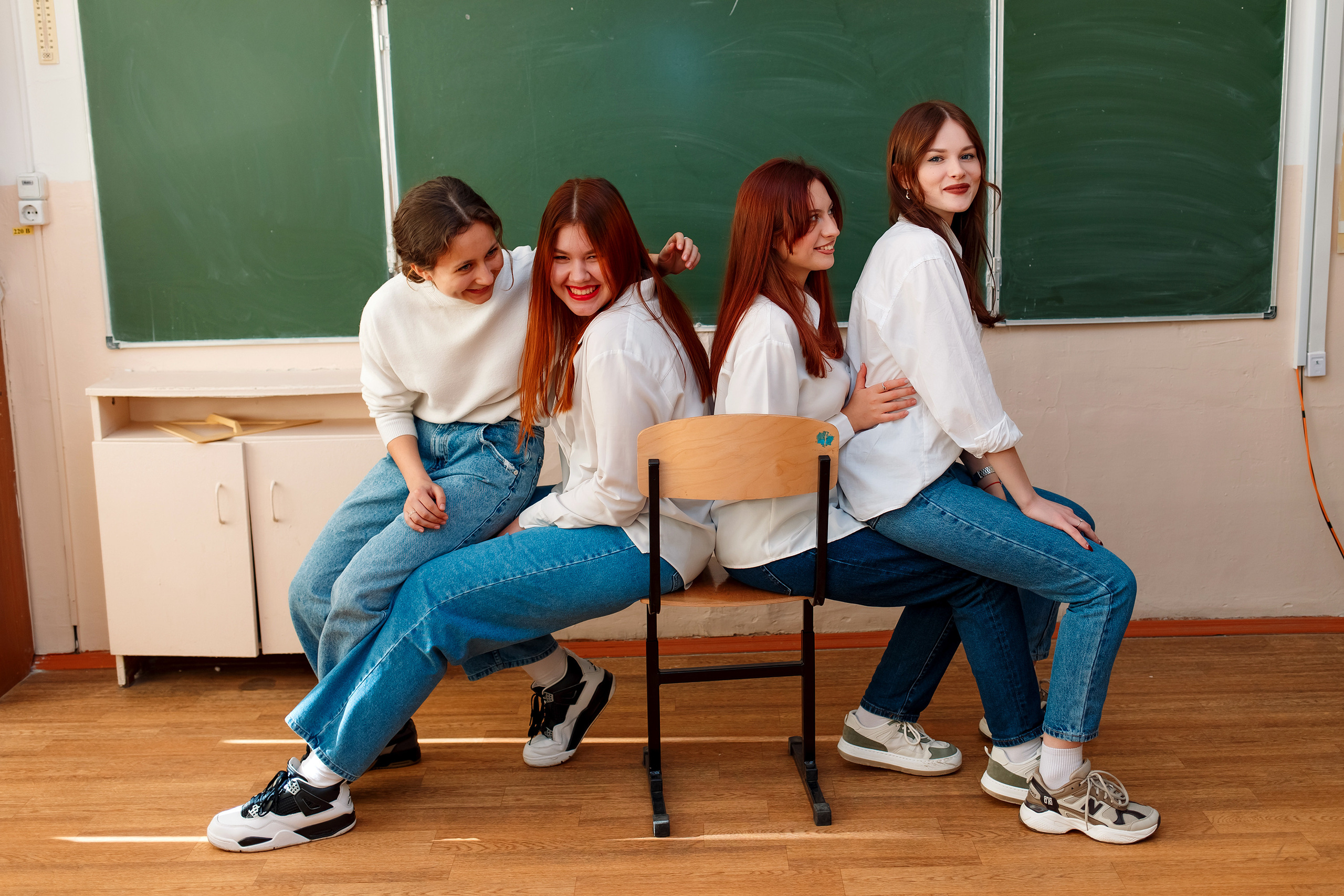 11 класс 11 школа, съемка в школе. Фотограф Любовь Корниенко, Примоский край