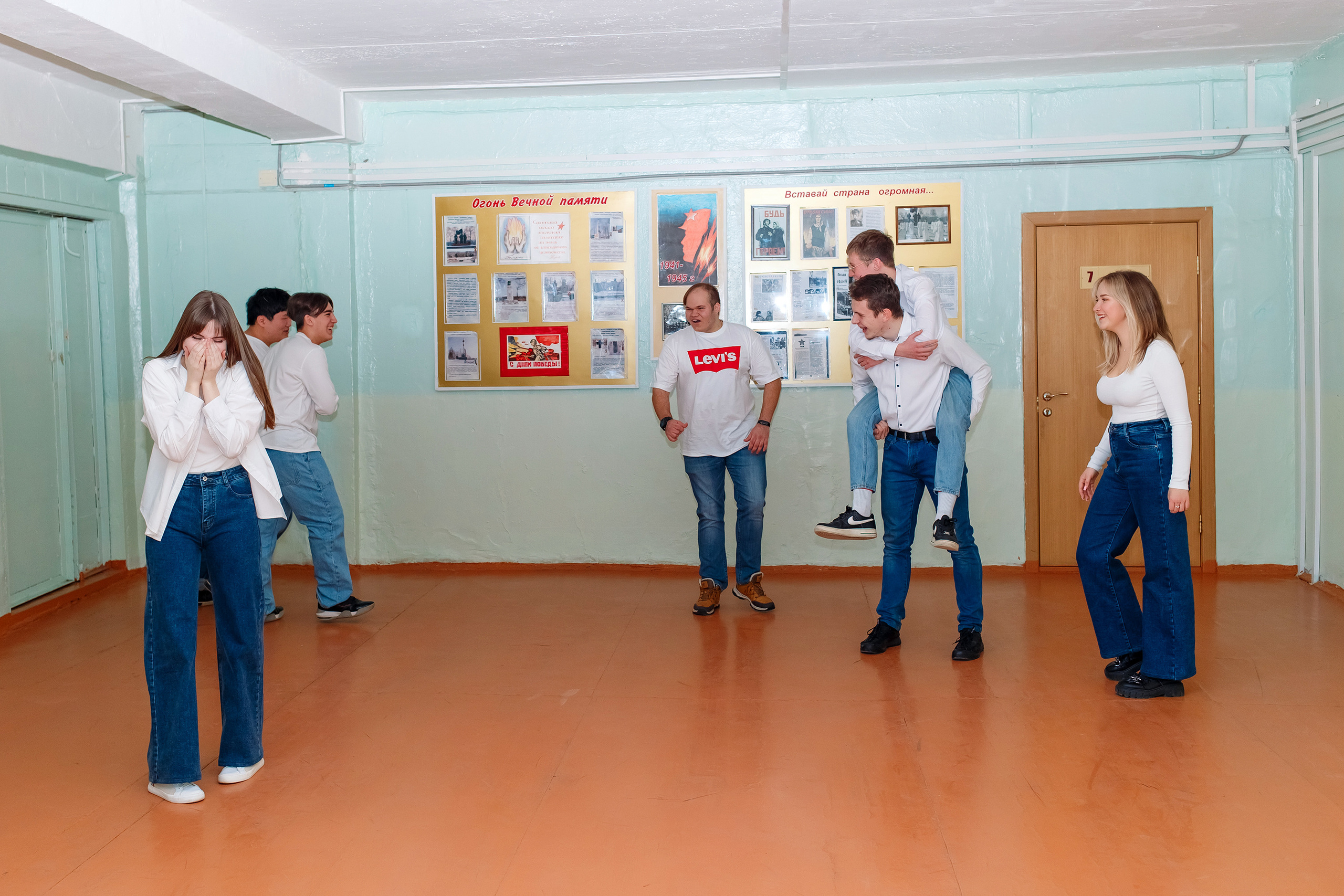 11 класс 11 школа, съемка в школе. Фотограф Любовь Корниенко, Примоский край