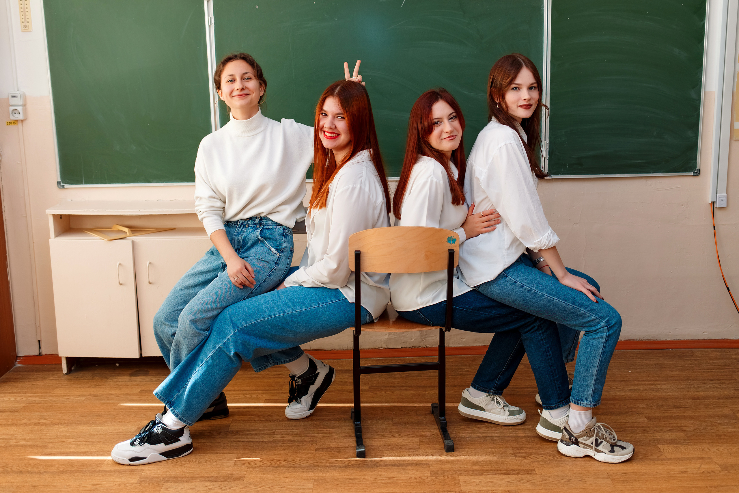 11 класс 11 школа, съемка в школе. Фотограф Любовь Корниенко, Примоский край