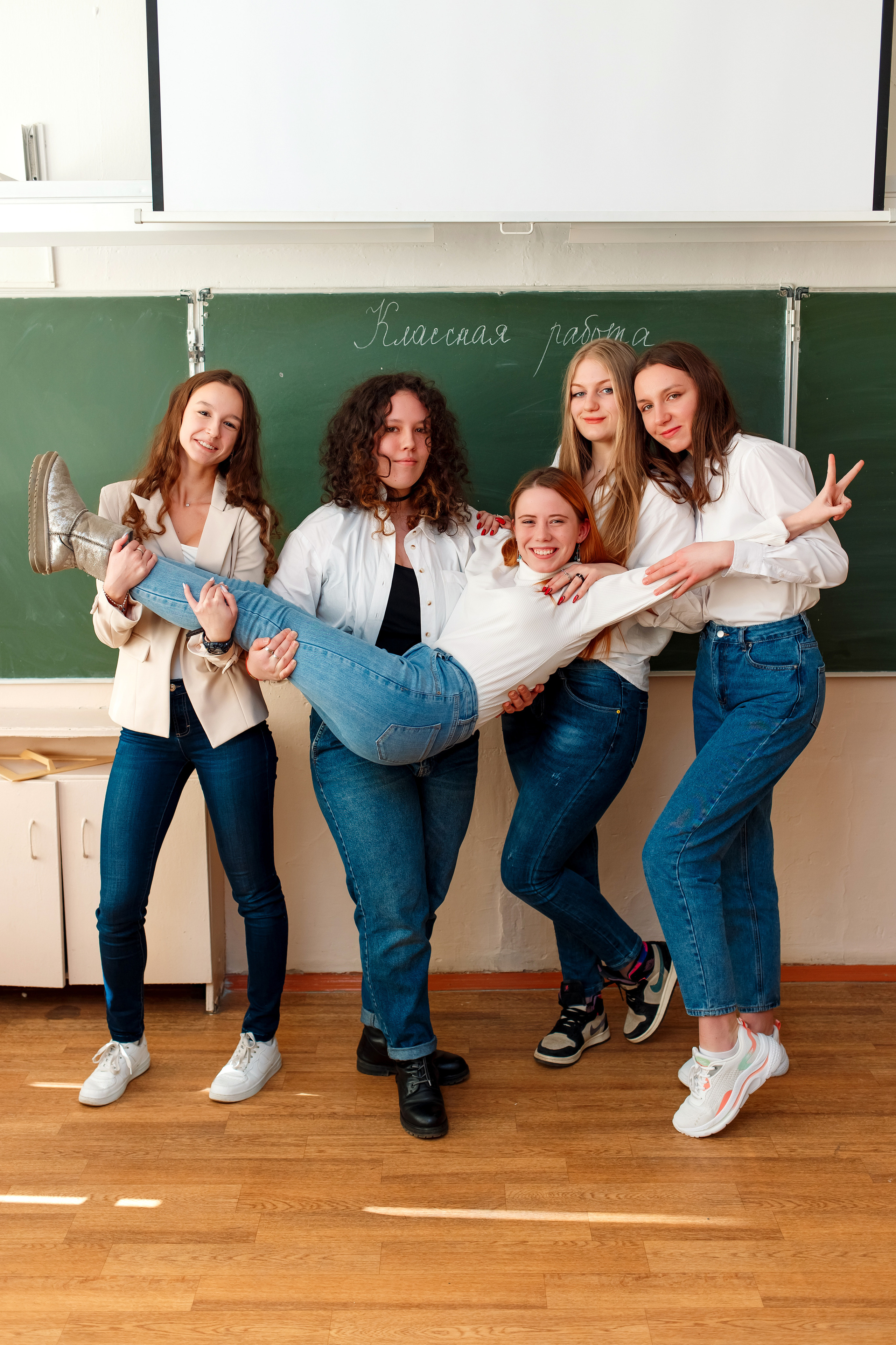 11 класс 11 школа, съемка в школе. Фотограф Любовь Корниенко, Примоский край