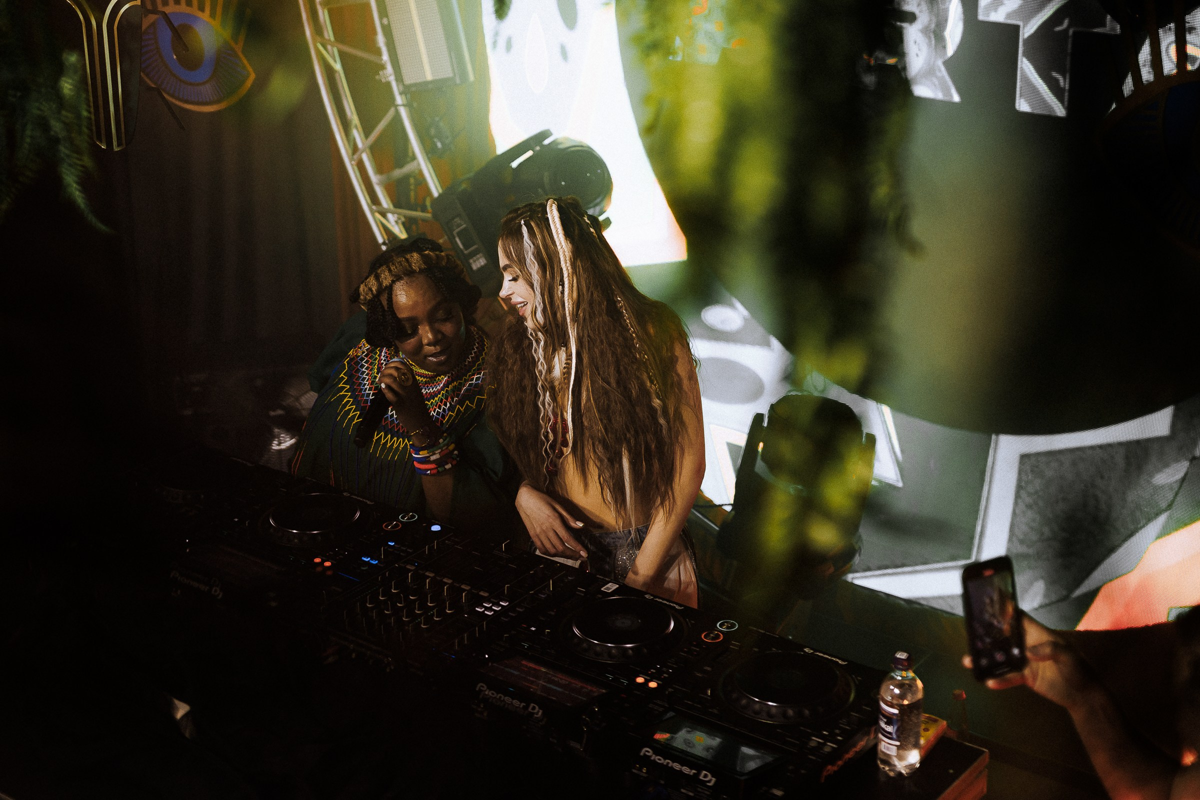 Фотограф на вечеринку спб. VERSLIBRE | Свадебный и репортажный фотограф в Санкт-Петербурге, Москве, и Поволжье