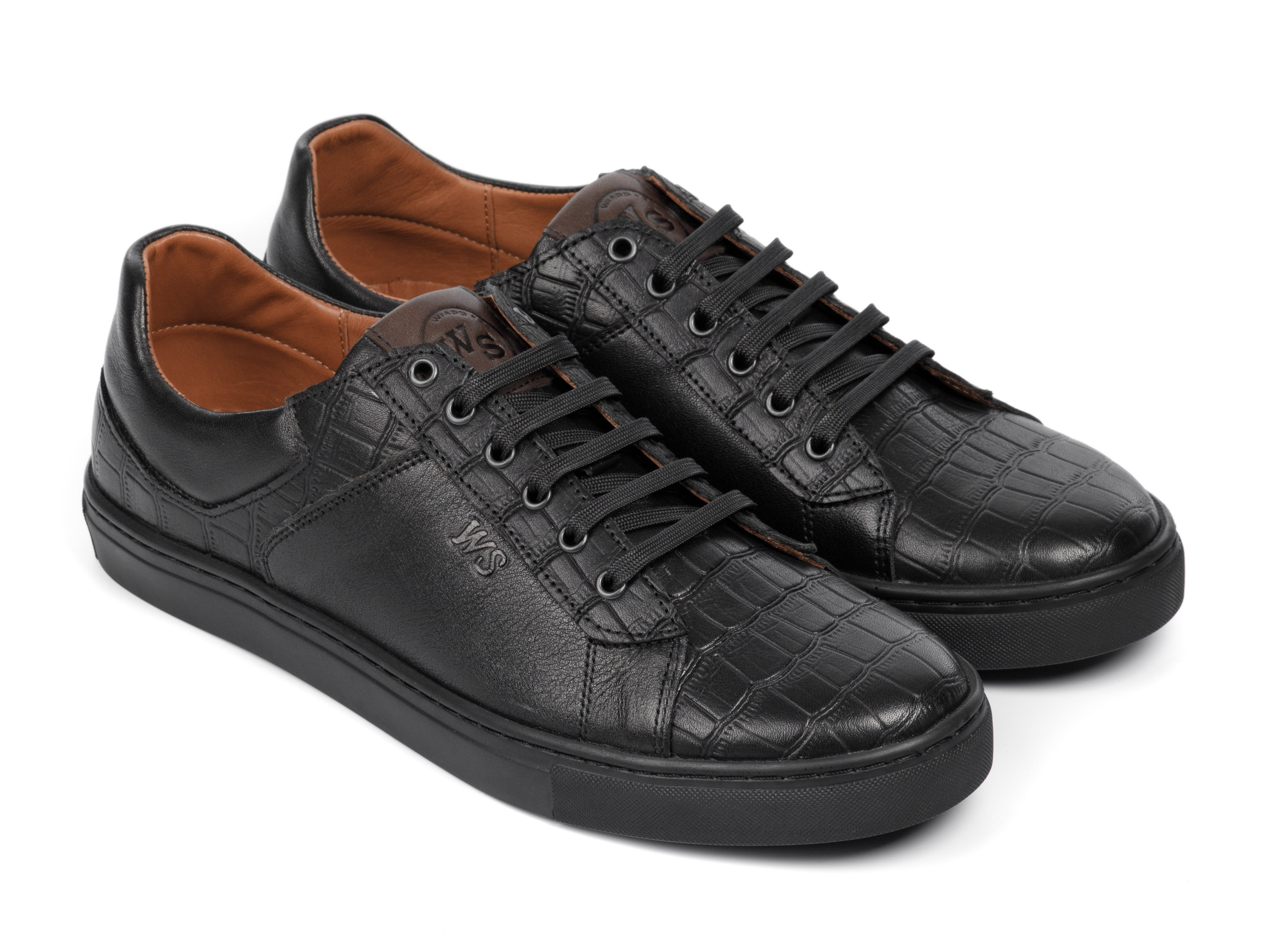 Обувь для каталога и маркетплейсов. Предметный фотограф Александр Трузян