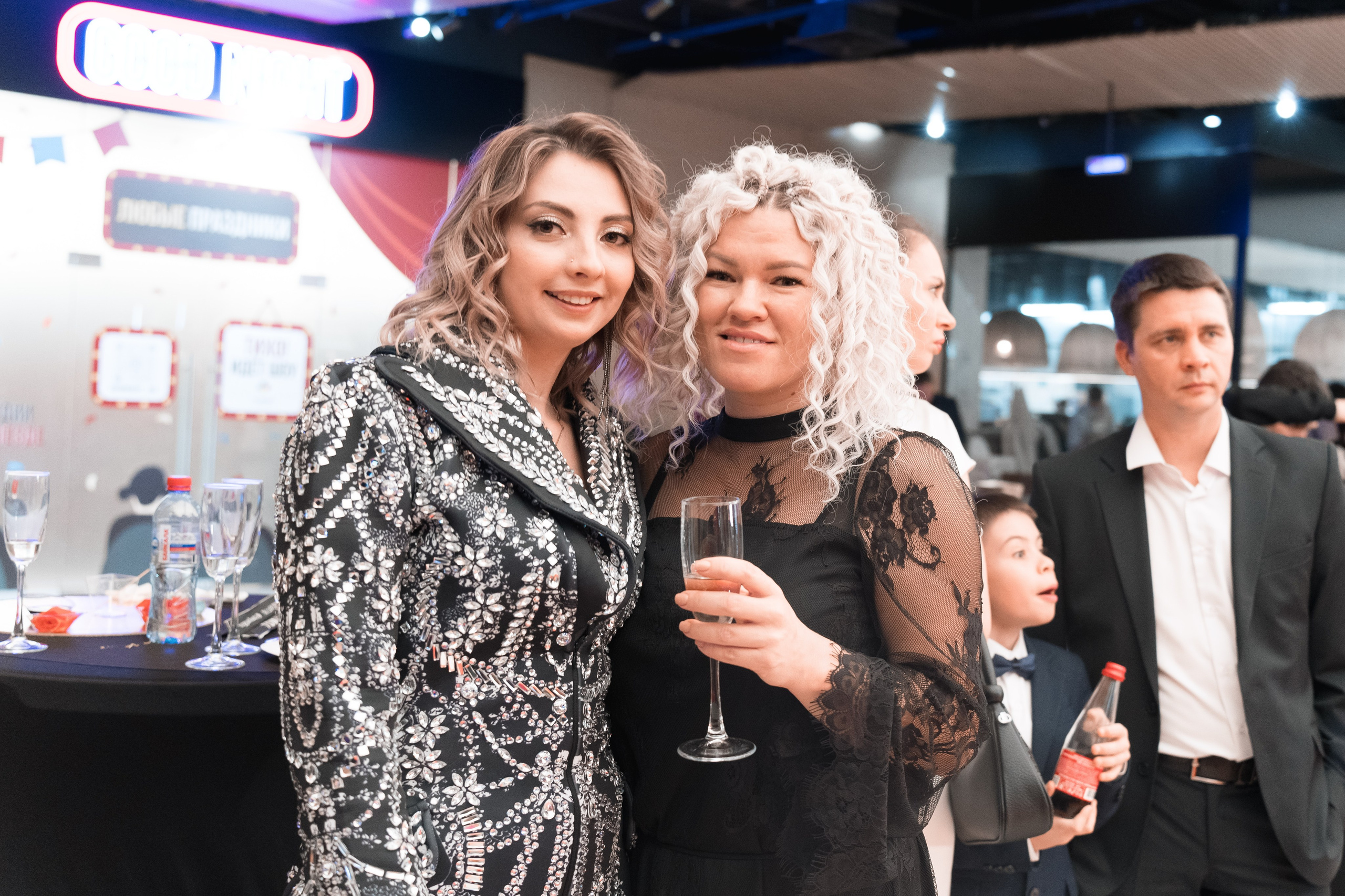 Веб-сериал «МЫ». Для тех, кто не ждёт удачи, а создаёт её. Каждая фотосессия — это твой момент, твой стиль, твой успех. 📸