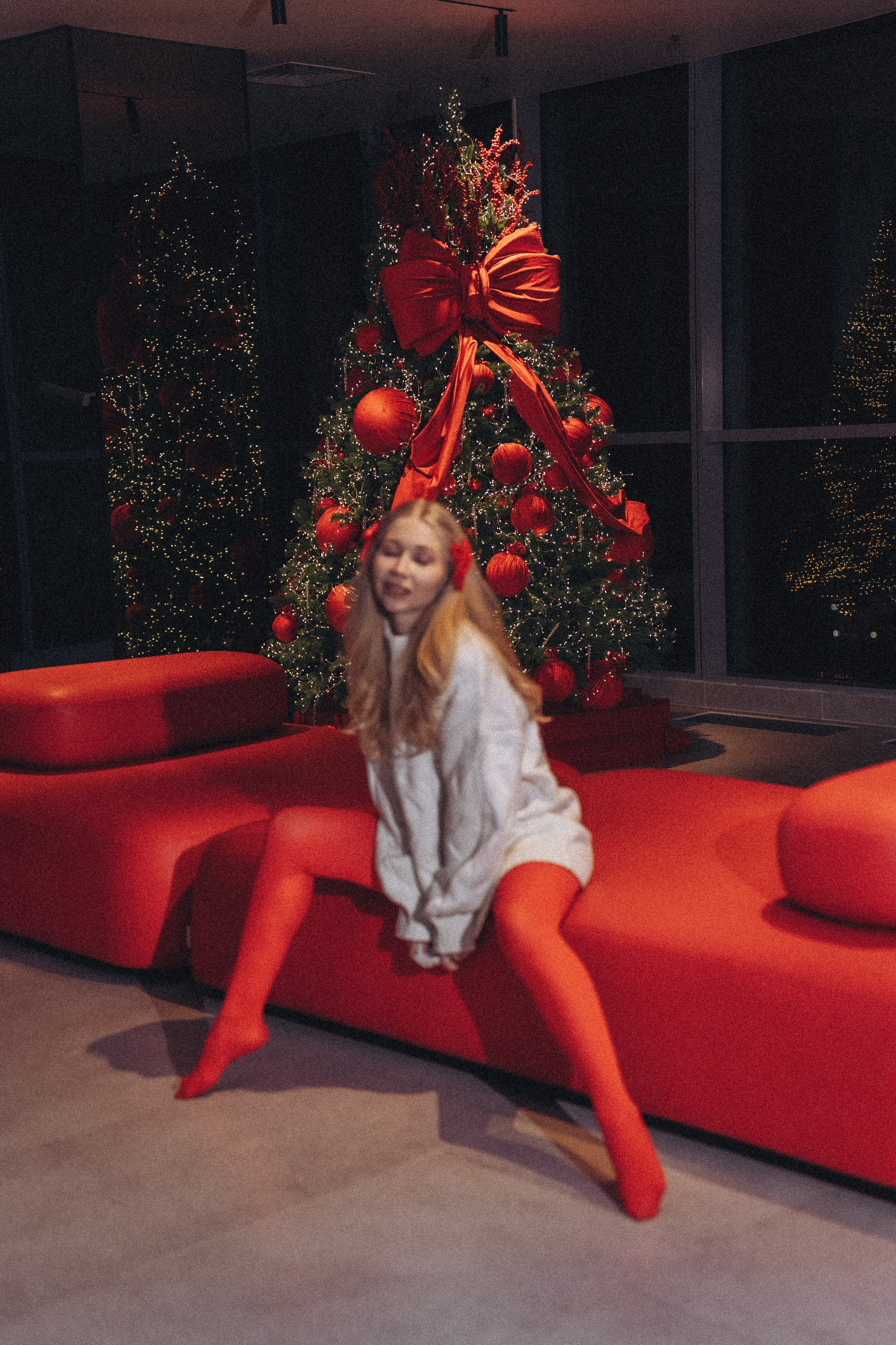 ФОТОСЕССИЯ К НОВОМУ ГОДУ В СТУДИИ С ЕЛОЧКОЙ КРАСИВЫЙ ОБРАЗ. Профессиональный фотограф, Санкт-Петербург — Виктория Богомолова