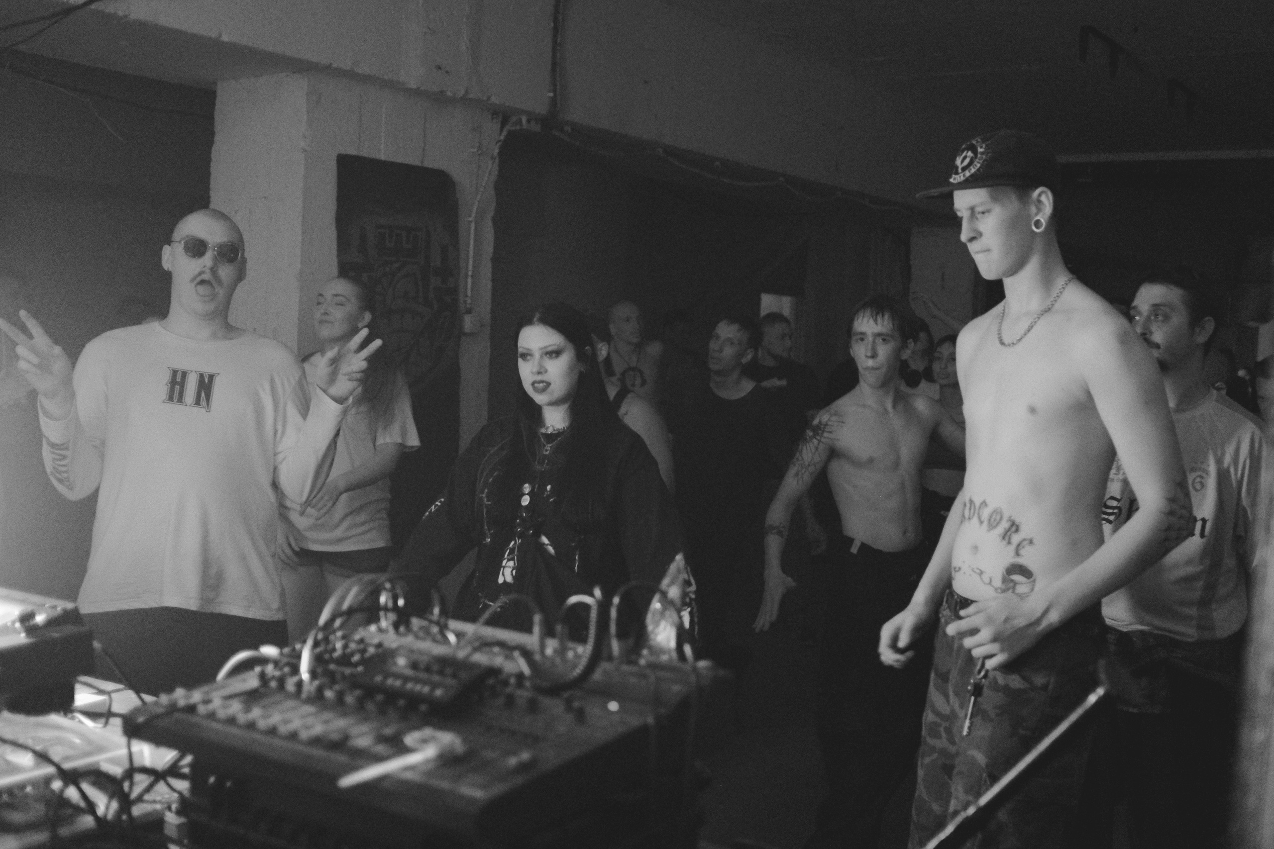 EBASHNYA. 19 июля 2025. Хардкор-габбер туса от команды Башня. Репортажный фотограф в Санкт-Петербурге Даниил Могута