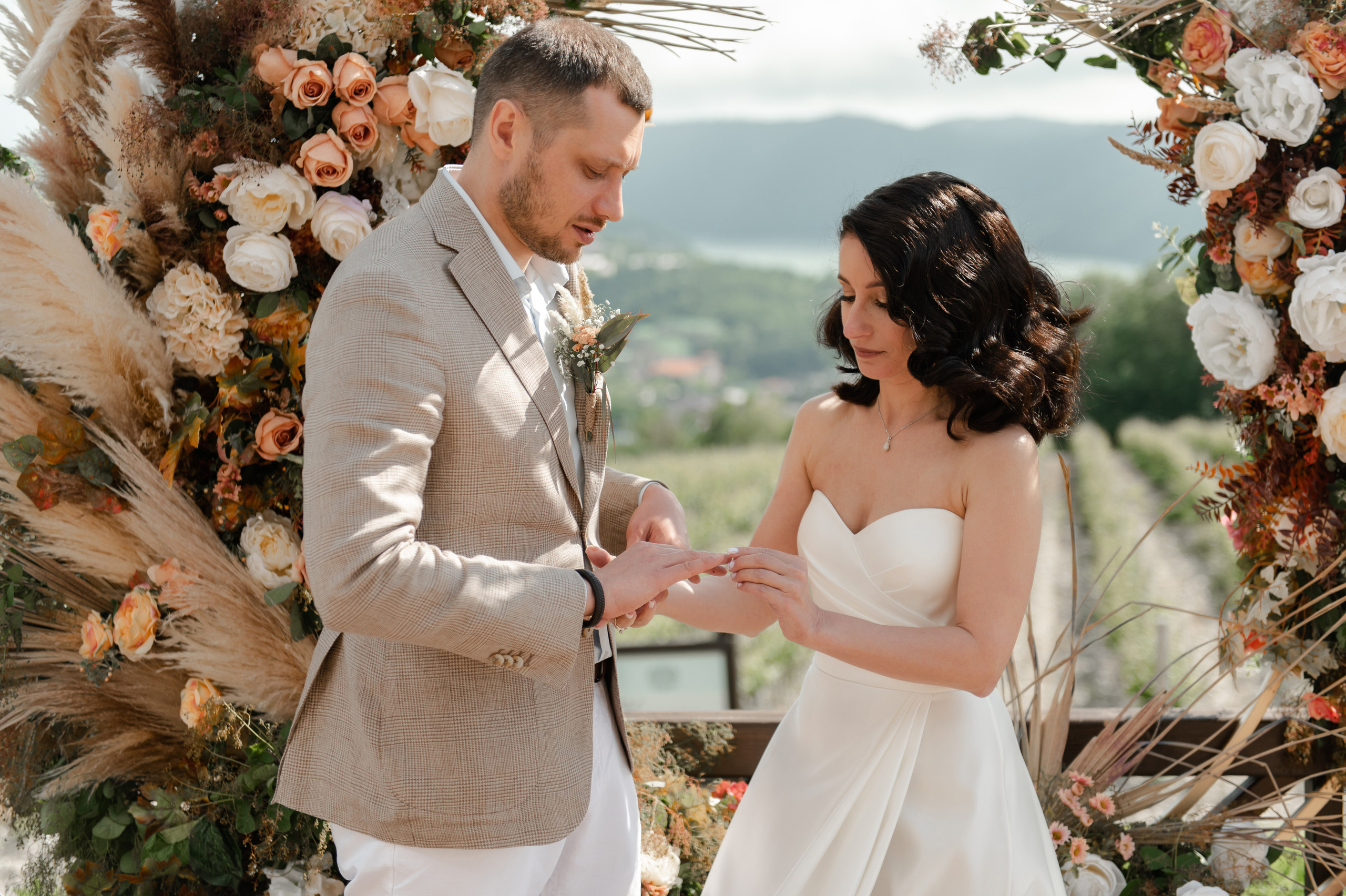 Свадьба в Абрау-Дюрсов. Фотограф на свадьбу. Свадебный фотограф в Ростове Максимов Максим