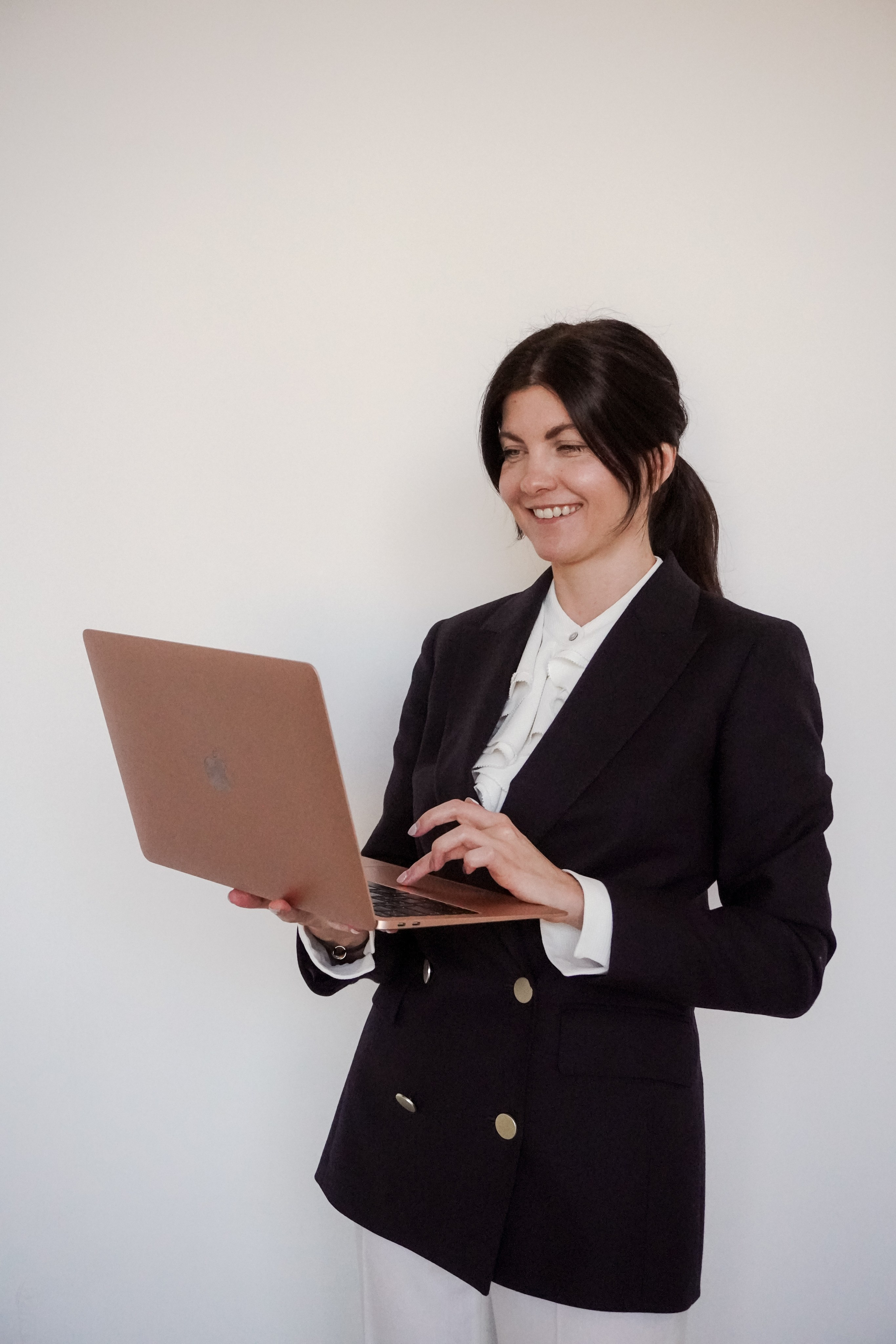 Деловой портрет. Кузнецова Мария — профессиональный фотограф в Санкт-Петербурге | Предметная фотосъёмка, модельные тесты, актёрское портфолио, концерты