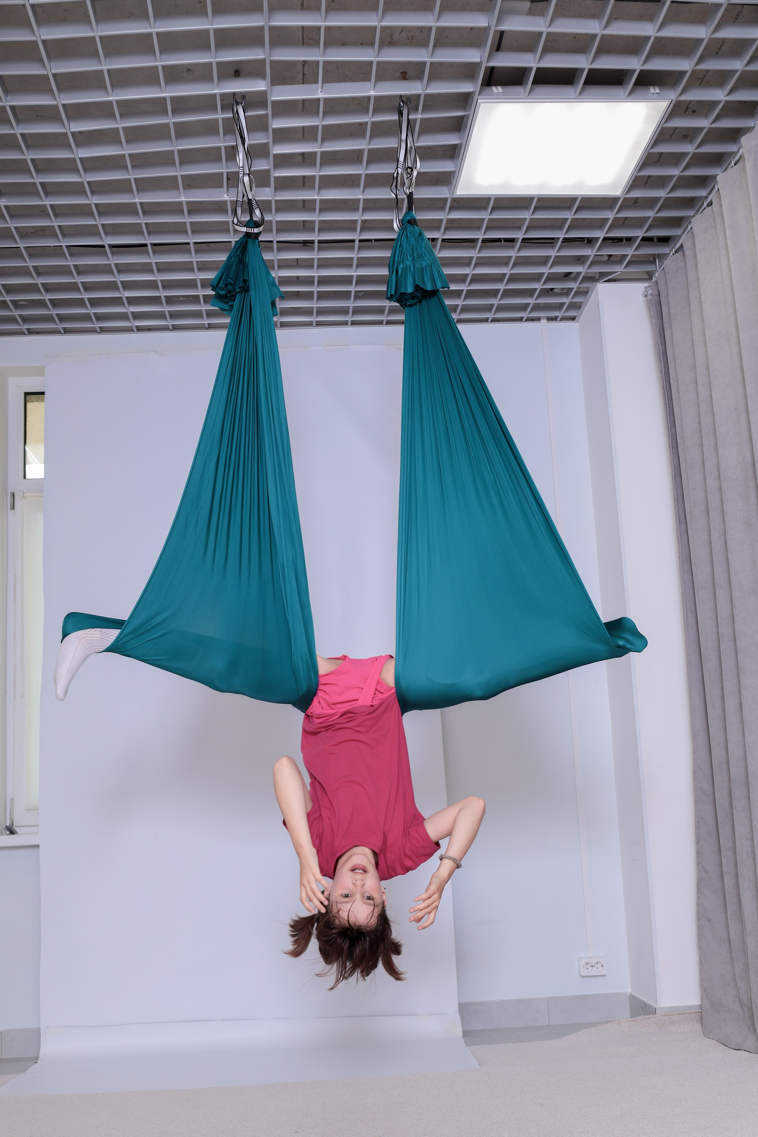 Детская аэройога. Фотограф Надршина Лилия