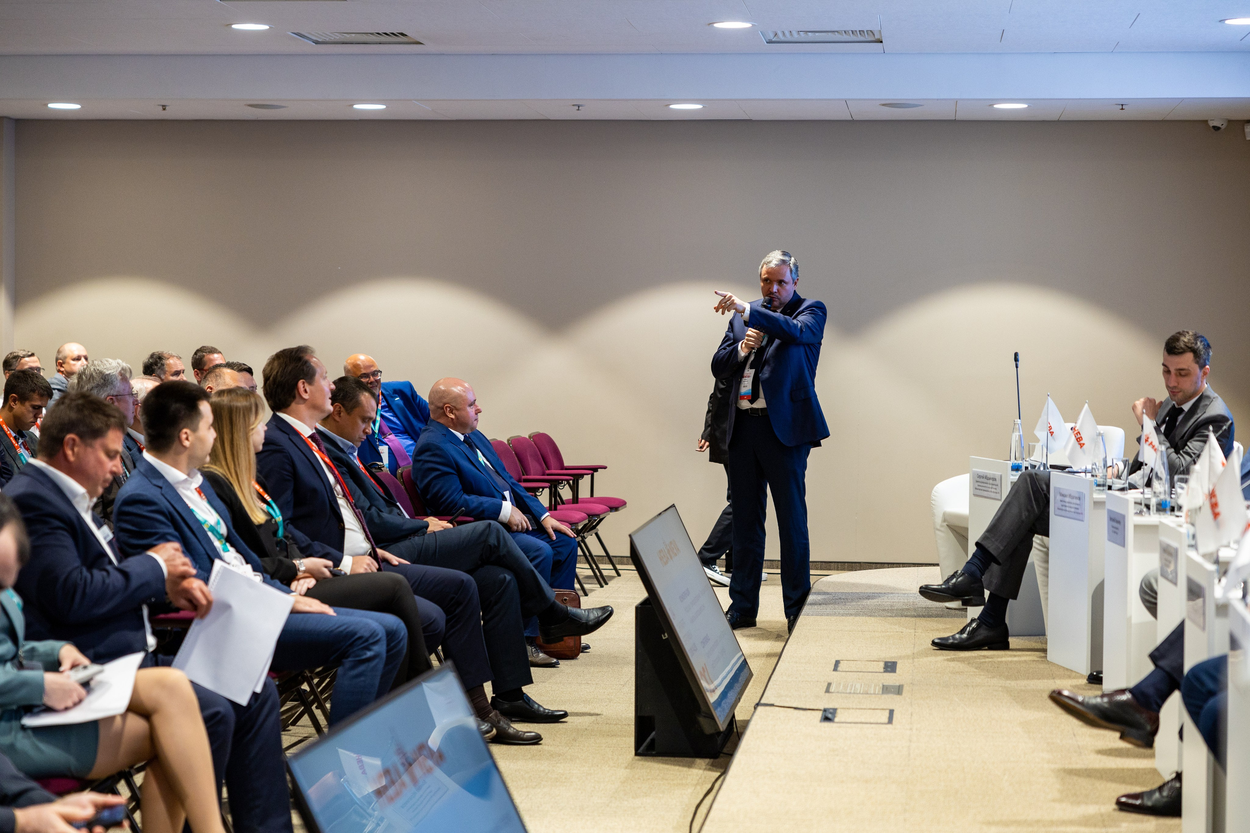 Конференция. «Морское приборостроение». Репортажный фотограф Санкт-Петербург | Роман Карбышев