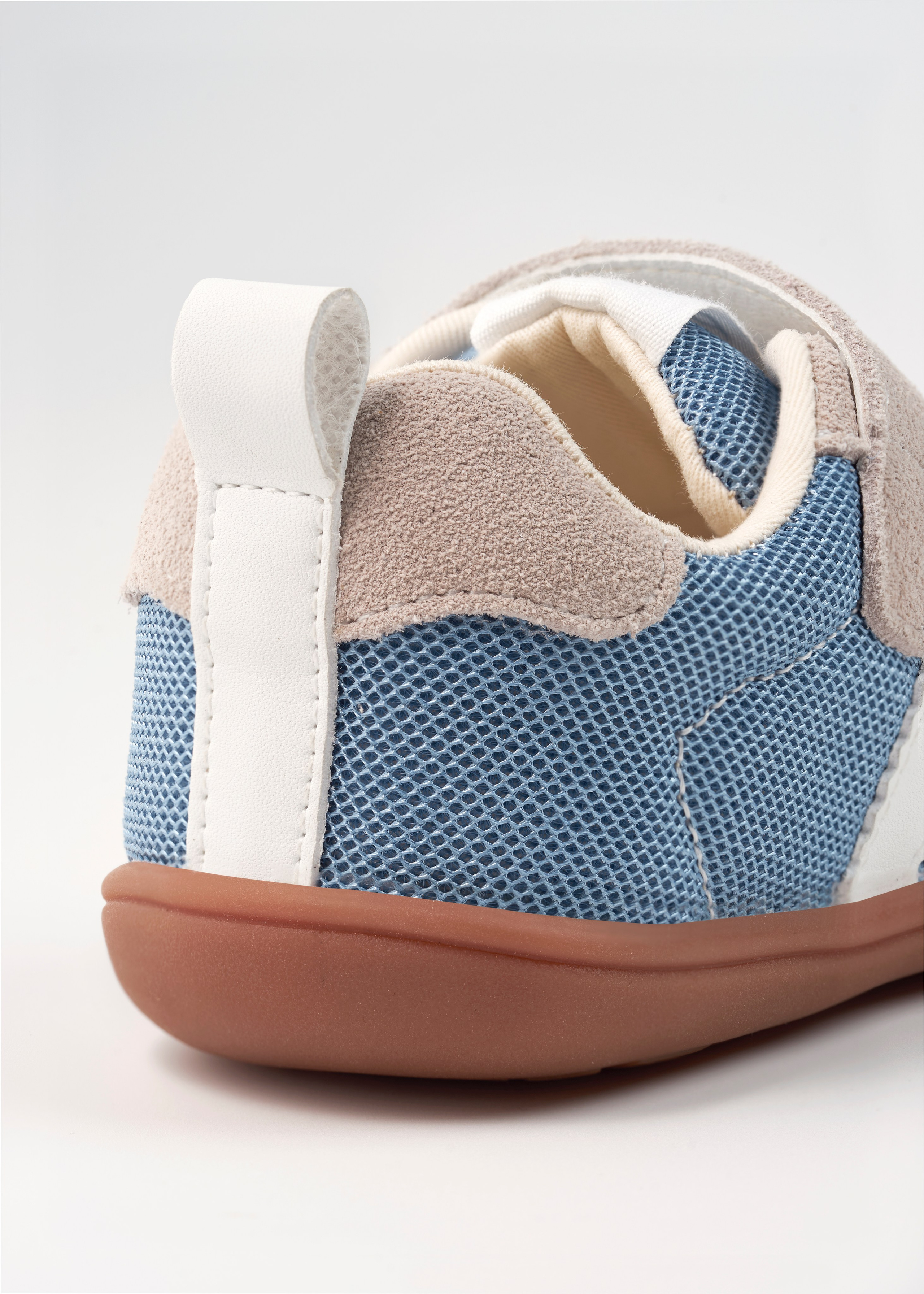 Каталог на белом фоне. Предметный фотограф в Новосибирске Лебедева Дарина