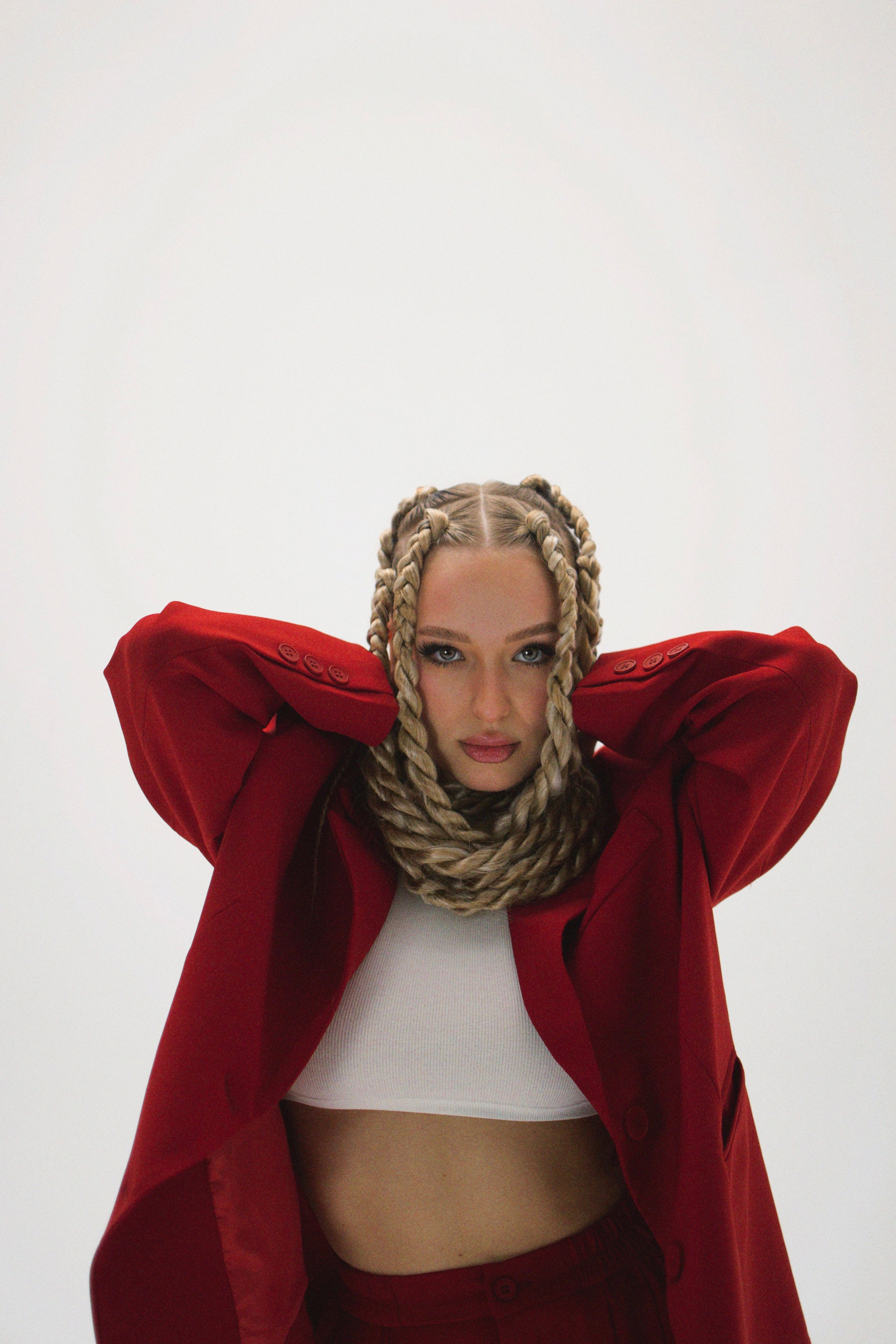 Контакты. Фотограф Медведева Христина г. Санкт-Петербург