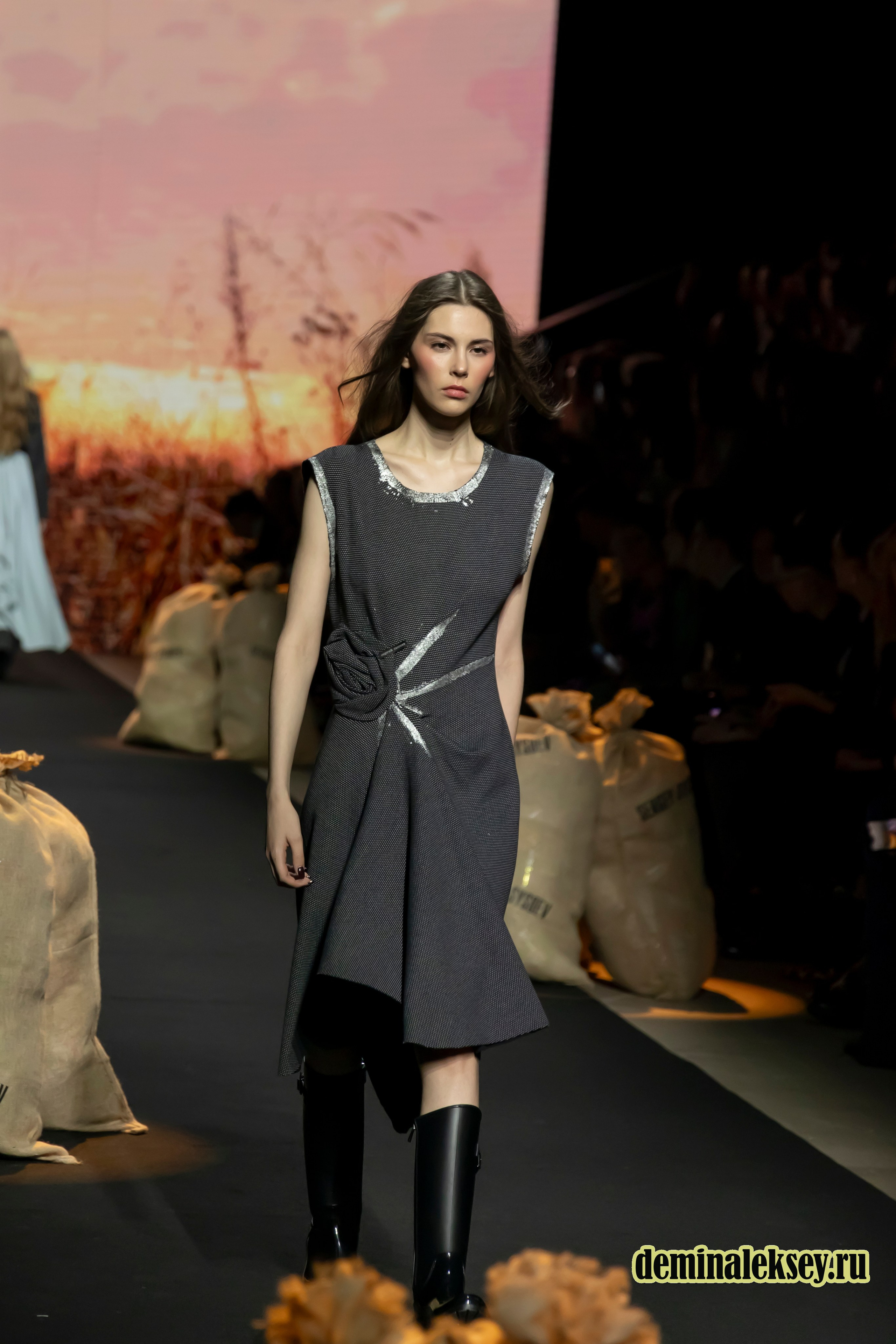Московская неделя моды 2024 9 октября дизайнер SERGEY SYSOEV. Репортажный, семейный и студийный фотограф в Москве Демин Алексей