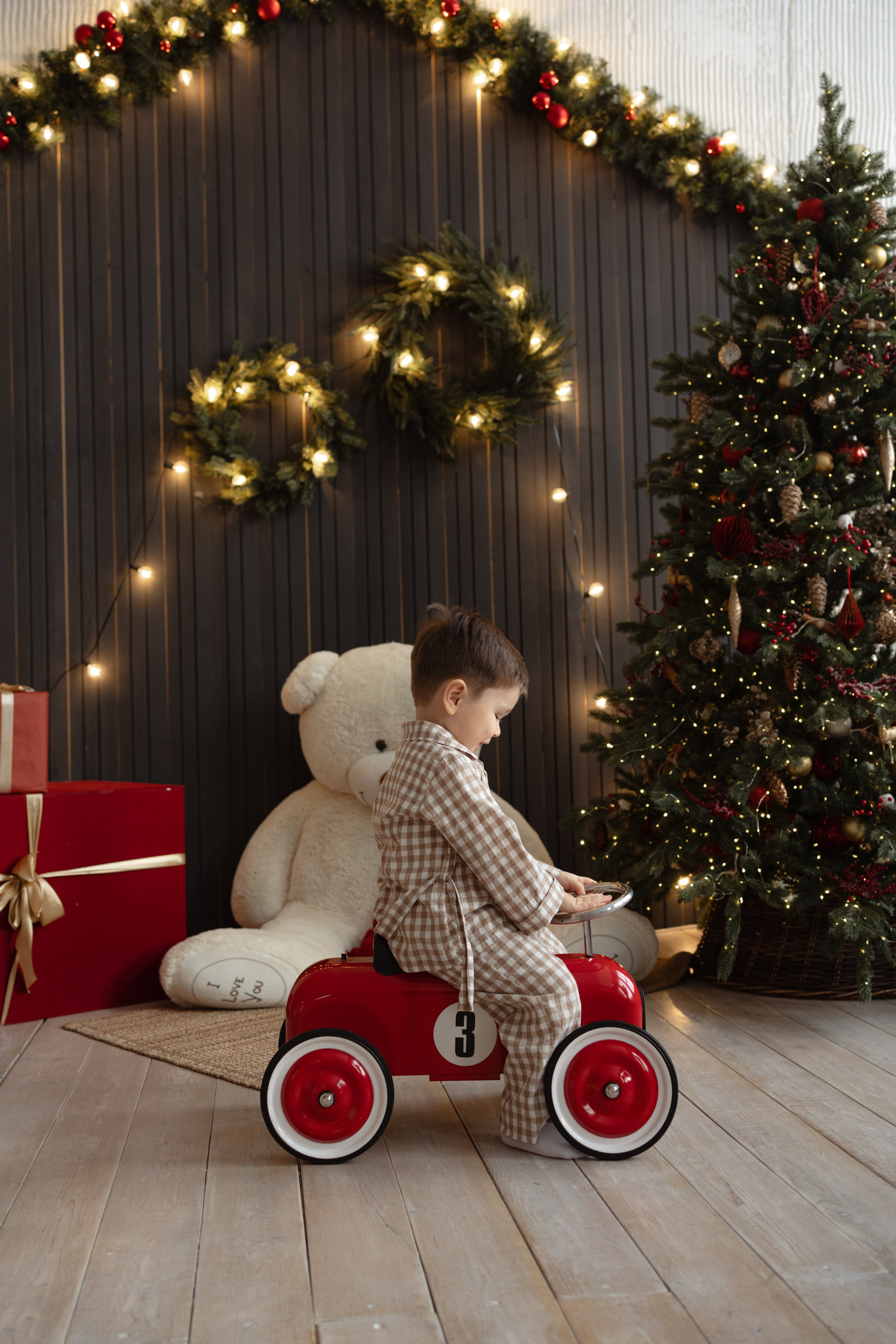 Новогодняя съемка в Историях (Большой зал). Фотограф беременности и новорожденных в Красноярске Вета Ланская
