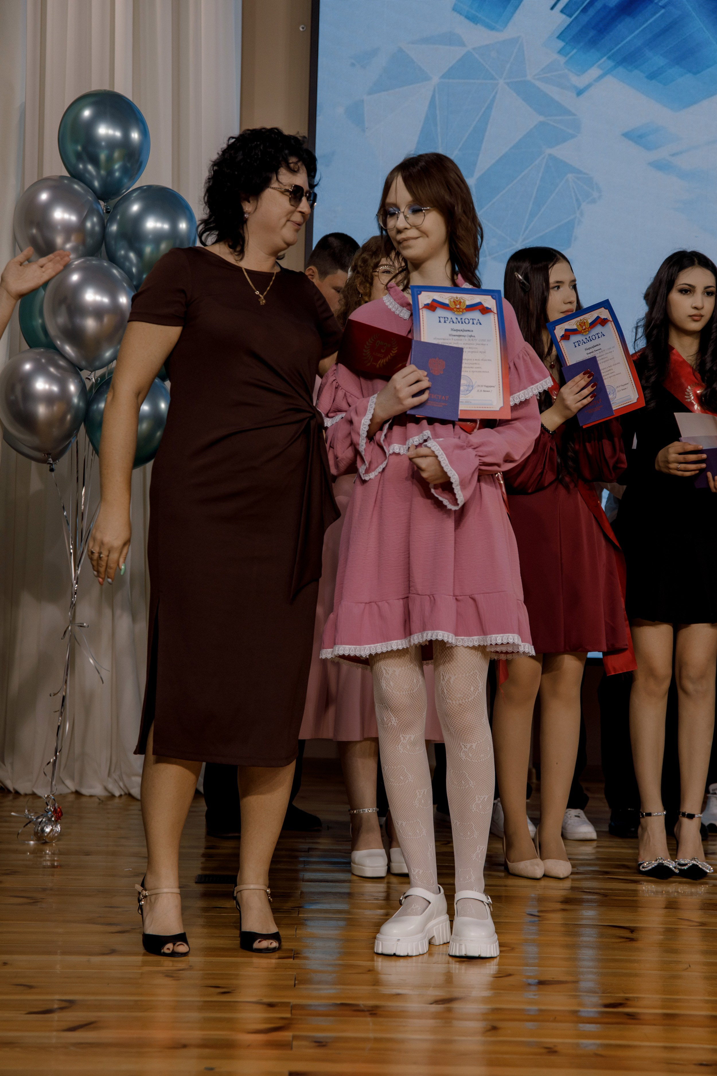 Выпускной школа 107 г Краснодар. Выпускные альбомы в Краснодарском крае