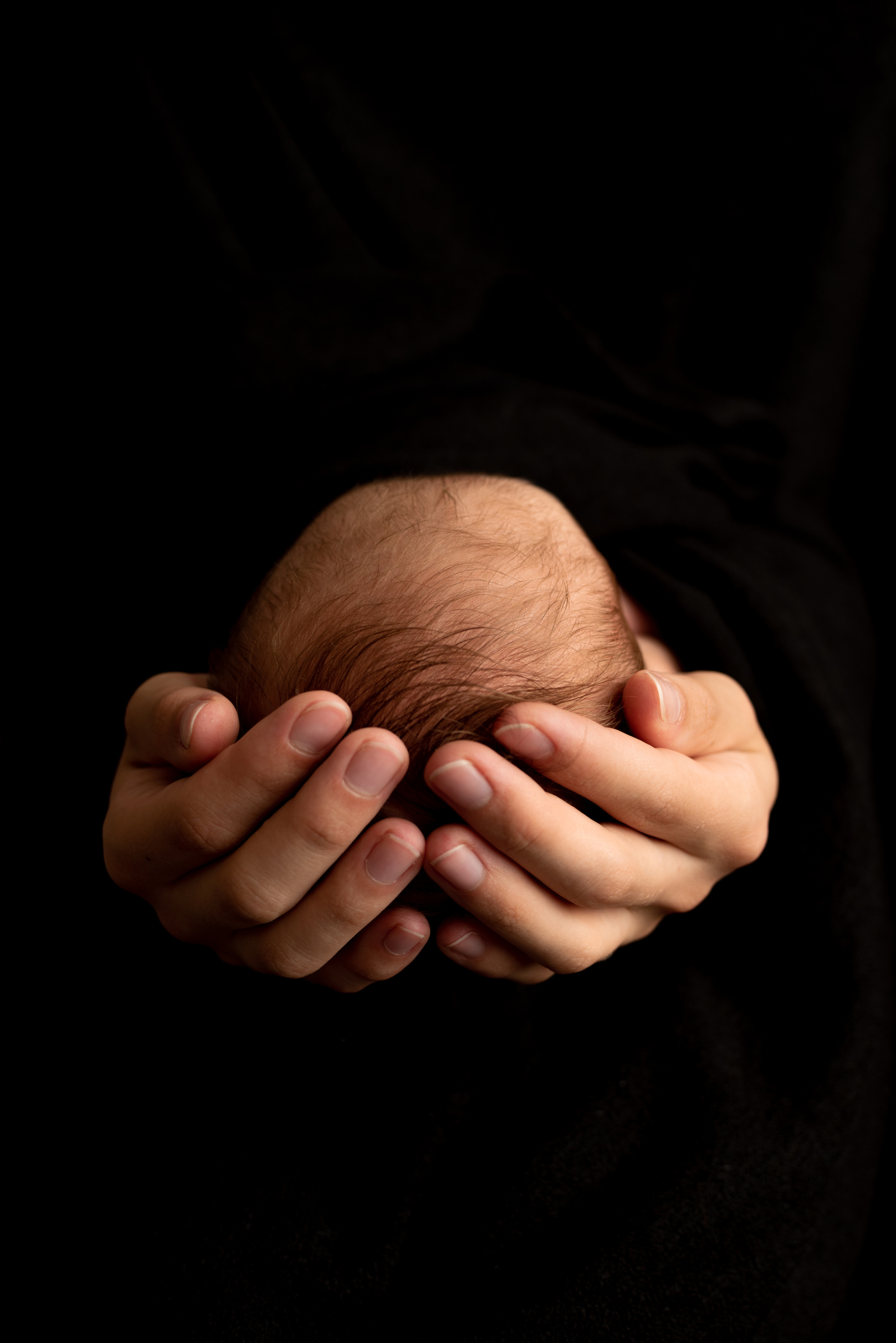 Малышка Анна и невероятные съемки «на черном». Фотограф новорожденных в Нижневартовске Лара Курдюкова
