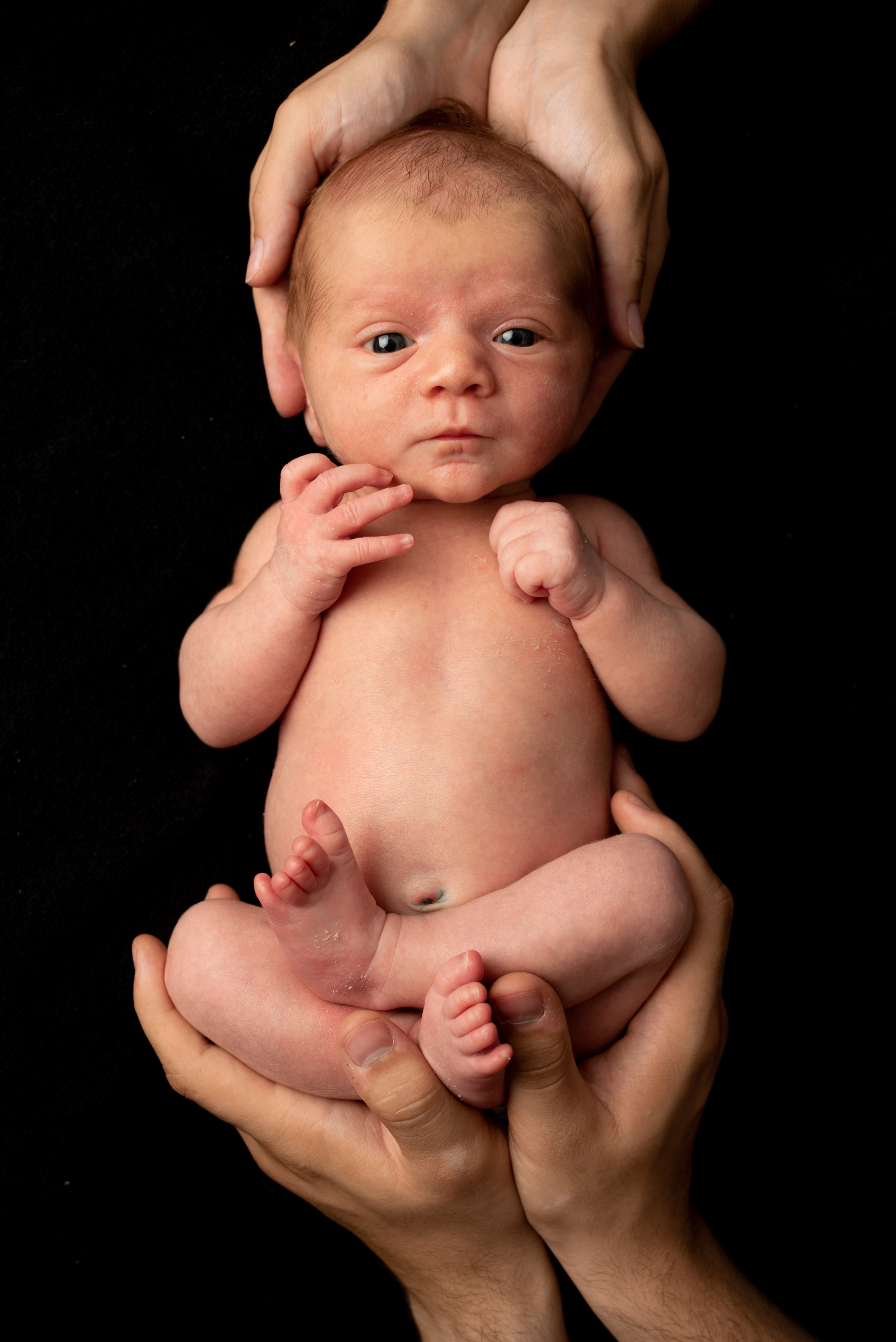 Малышка Анна и невероятные съемки «на черном». Фотограф новорожденных в Нижневартовске Лара Курдюкова