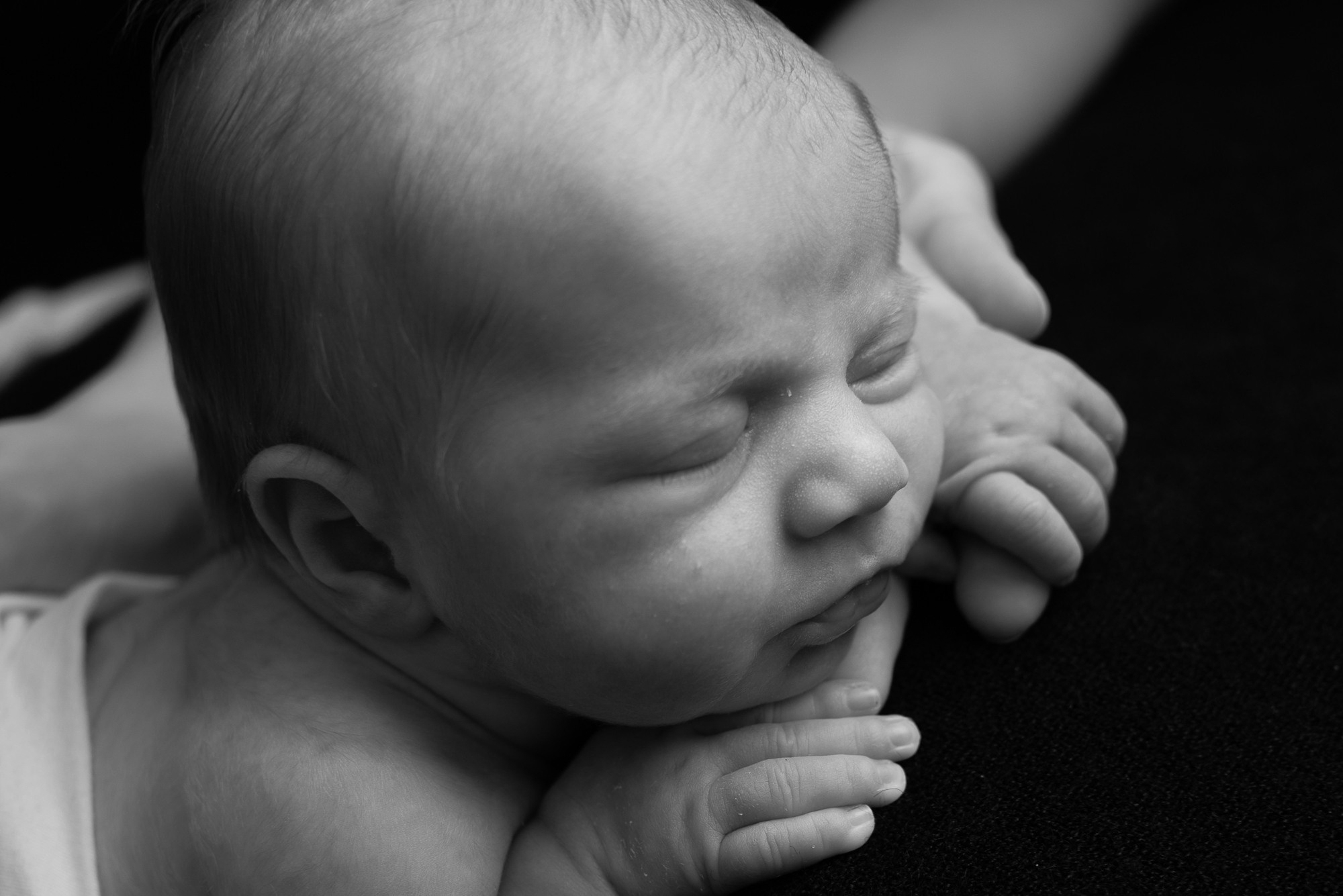 Малышка Анна и невероятные съемки «на черном». Фотограф новорожденных в Нижневартовске Лара Курдюкова