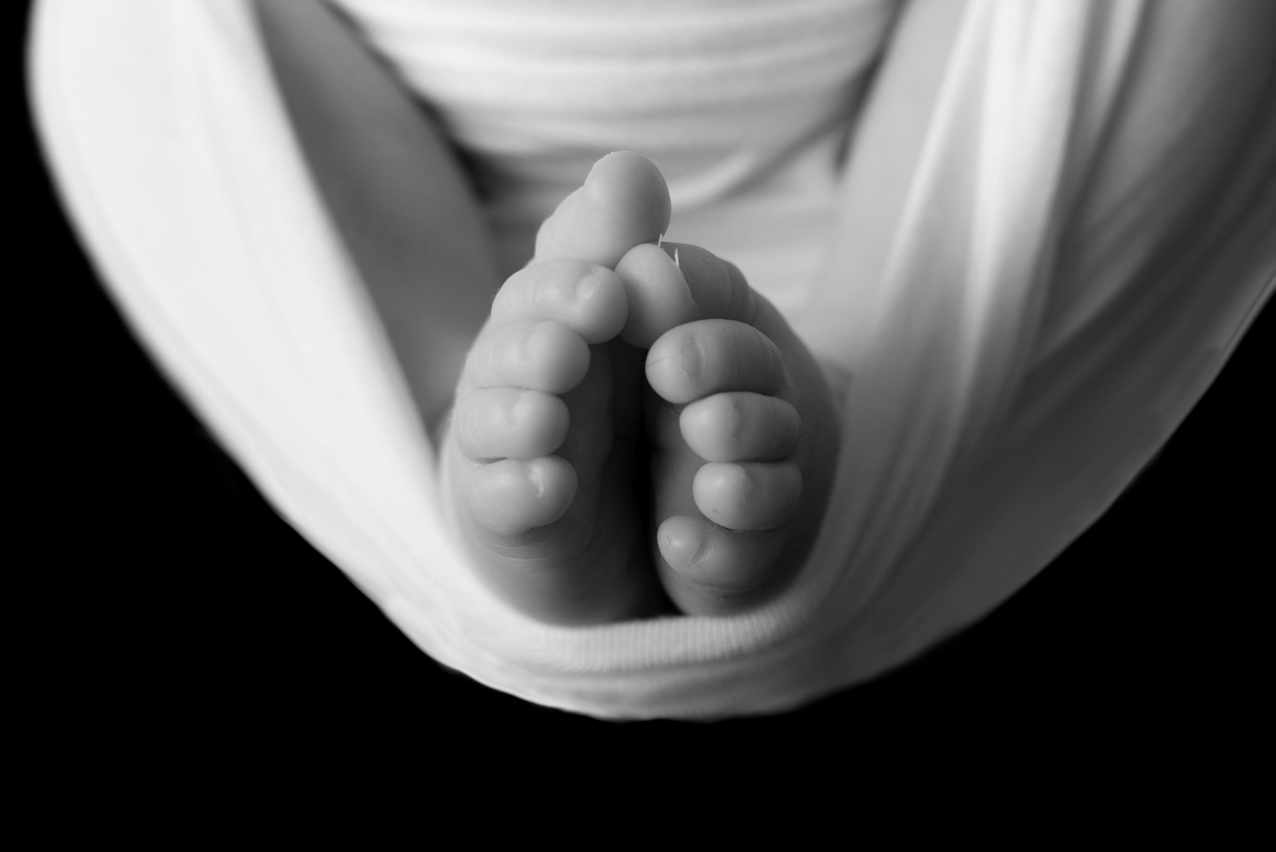 Малышка Анна и невероятные съемки «на черном». Фотограф новорожденных в Нижневартовске Лара Курдюкова