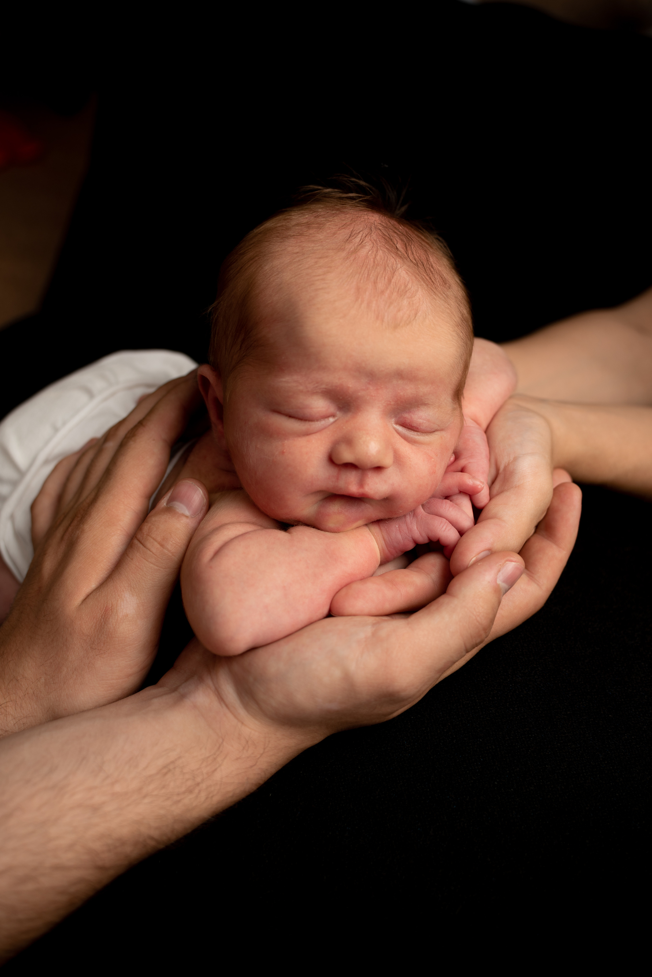Малышка Анна и невероятные съемки «на черном». Фотограф новорожденных в Нижневартовске Лара Курдюкова