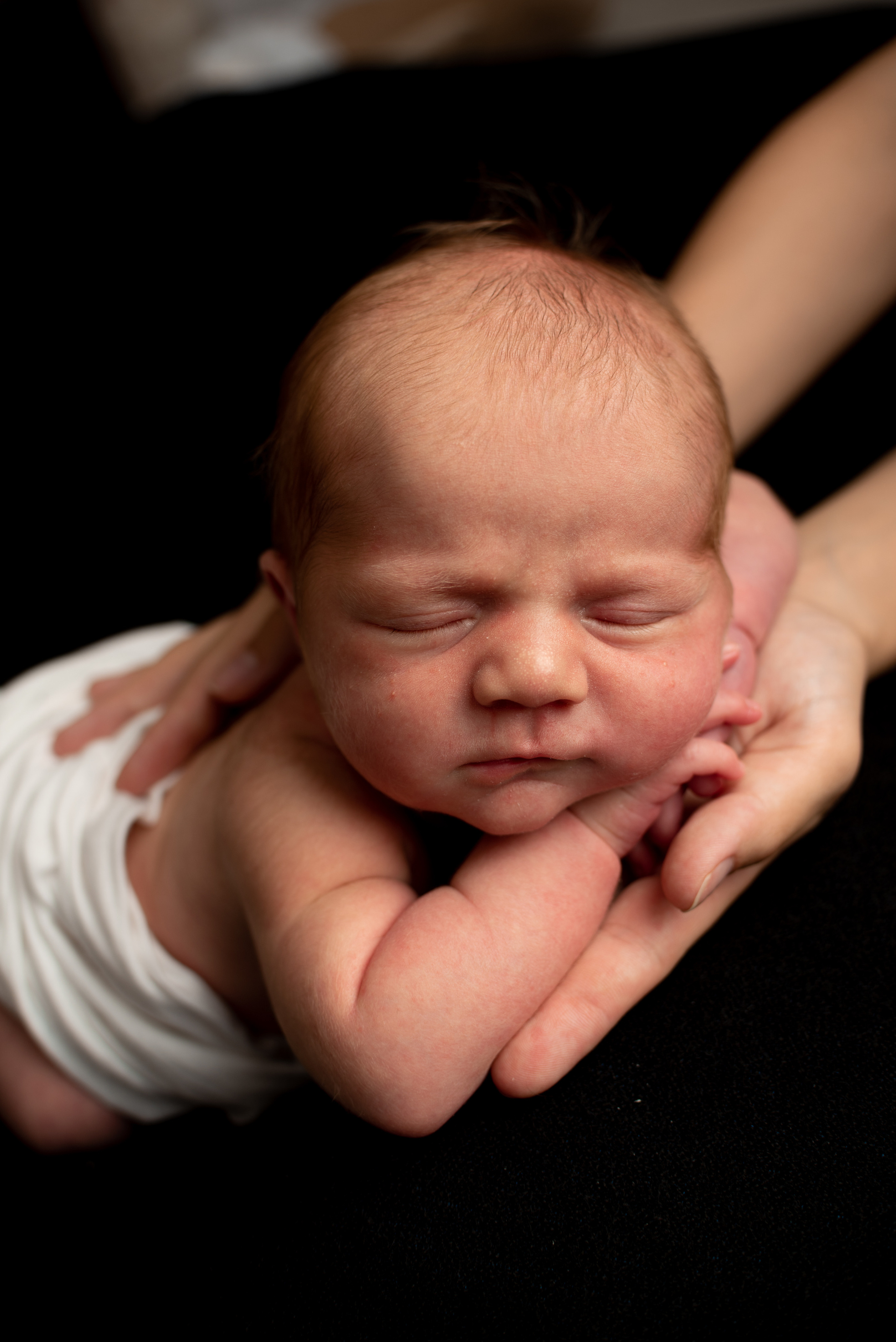 Малышка Анна и невероятные съемки «на черном». Фотограф новорожденных в Нижневартовске Лара Курдюкова